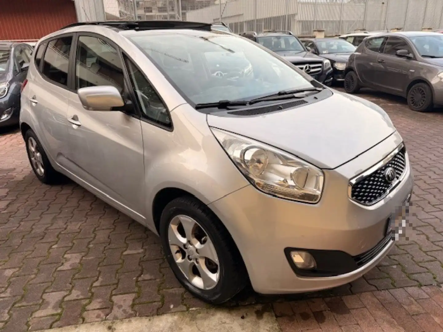 Kia Venga 1.4 CVVT Cool TETTO APRIBILE Silber - 2