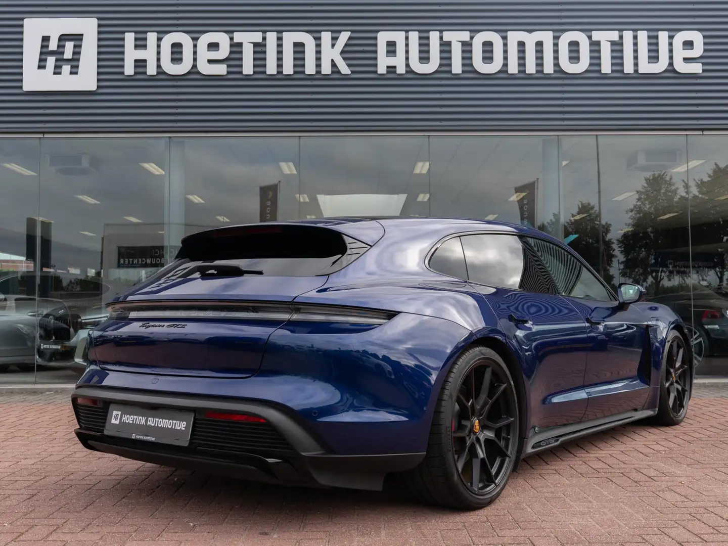Porsche Taycan Sport Turismo GTS 93 kWh | Pano | Sport - Chrono | Blauw - 2