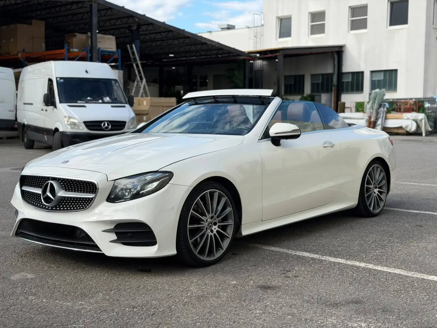 Mercedes-Benz E 220 E 220d Cabriolet *AMG-LINE* BURMESTER* SITZKÜHLUNG Weiß - 1