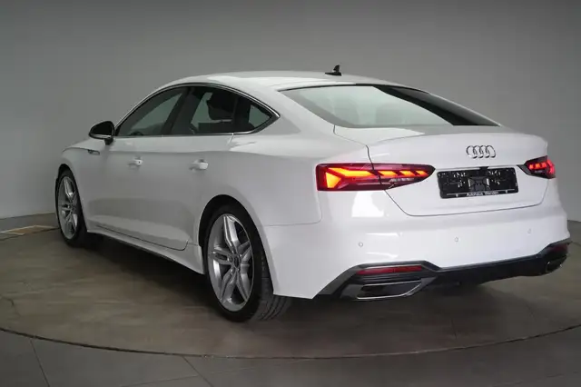 Audi A5 view 4