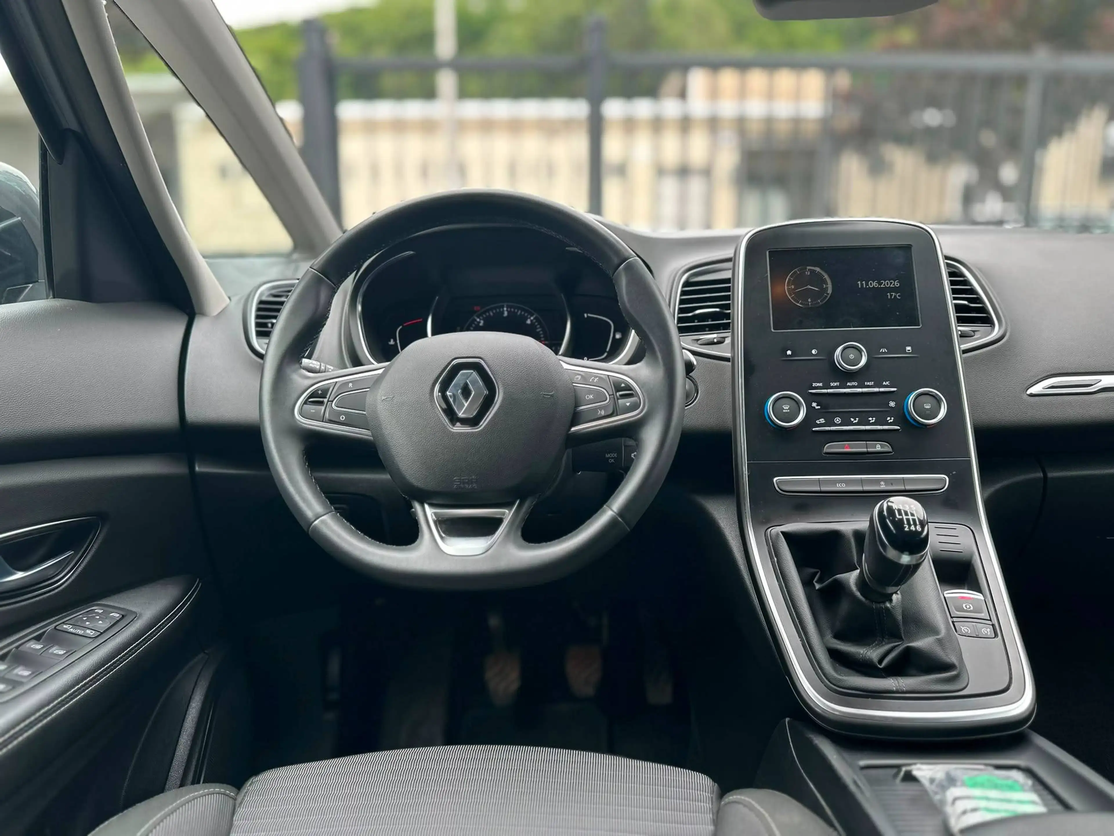 Renault Grand Scenic 1.7 Blue dCi 7 PLACES CLIM GPS CAMERA LED — photo 14