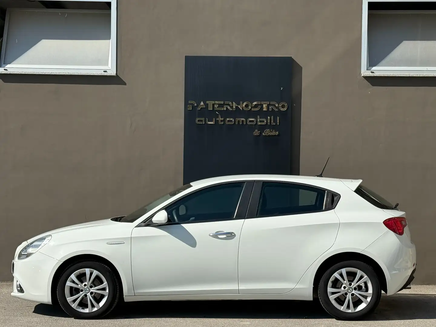 Alfa Romeo Giulietta Giulietta III 2010 1.6 jtdm Progression E5+ Wit - 2