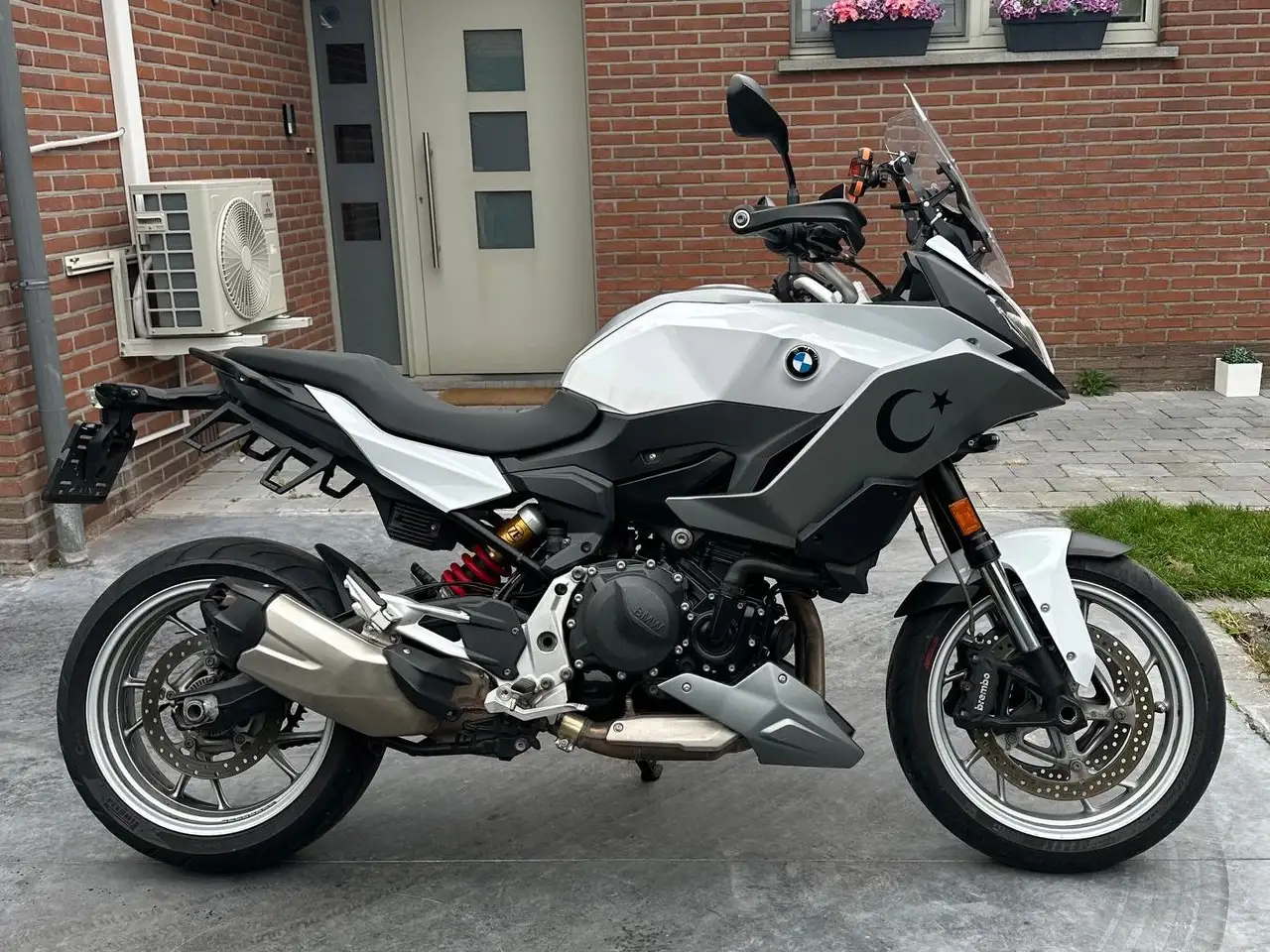 BMW F 900 XR