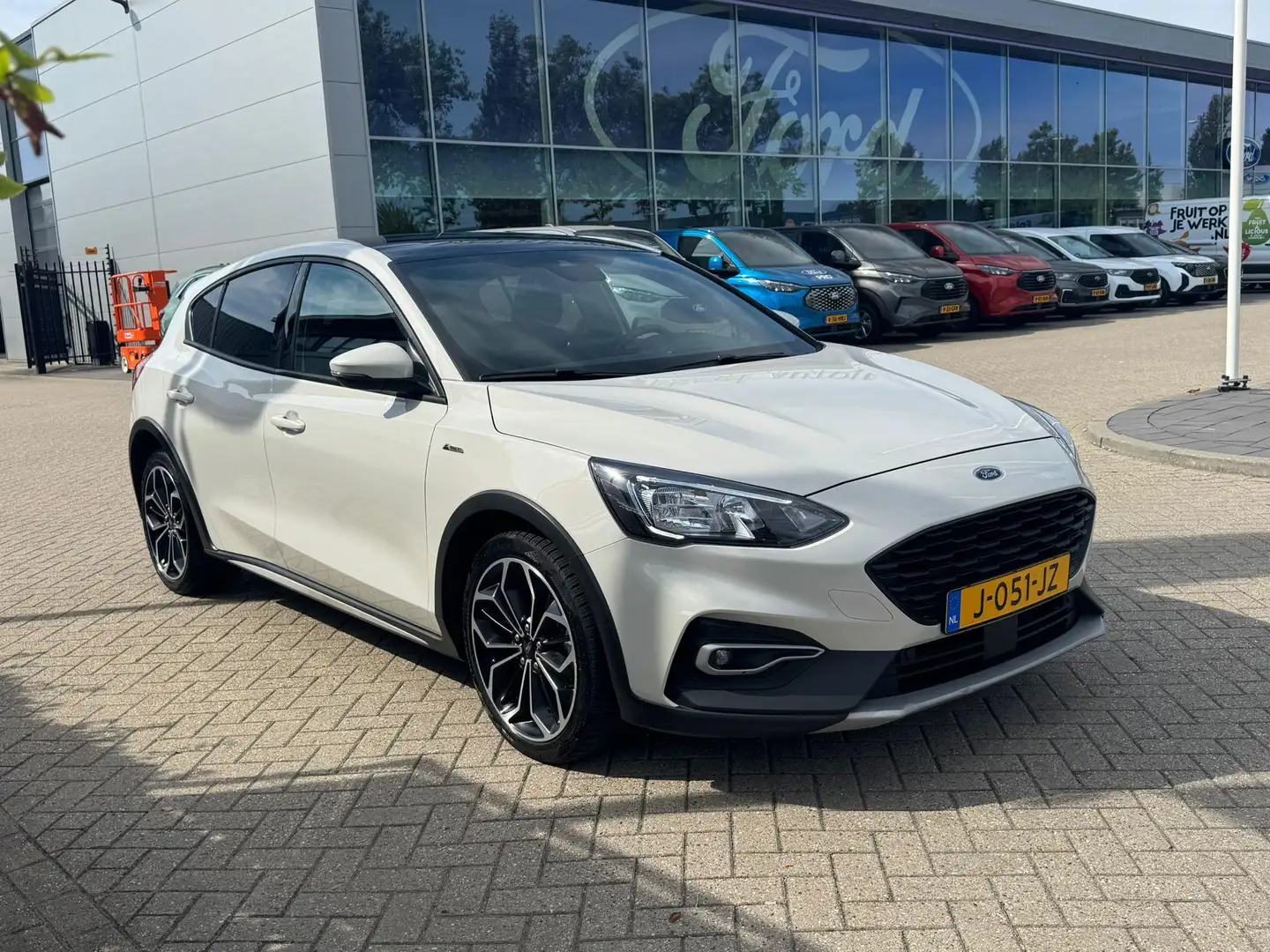 Ford Focus 1.5 EcoBoost Active X Business | Automaat | Panora Wit - 2