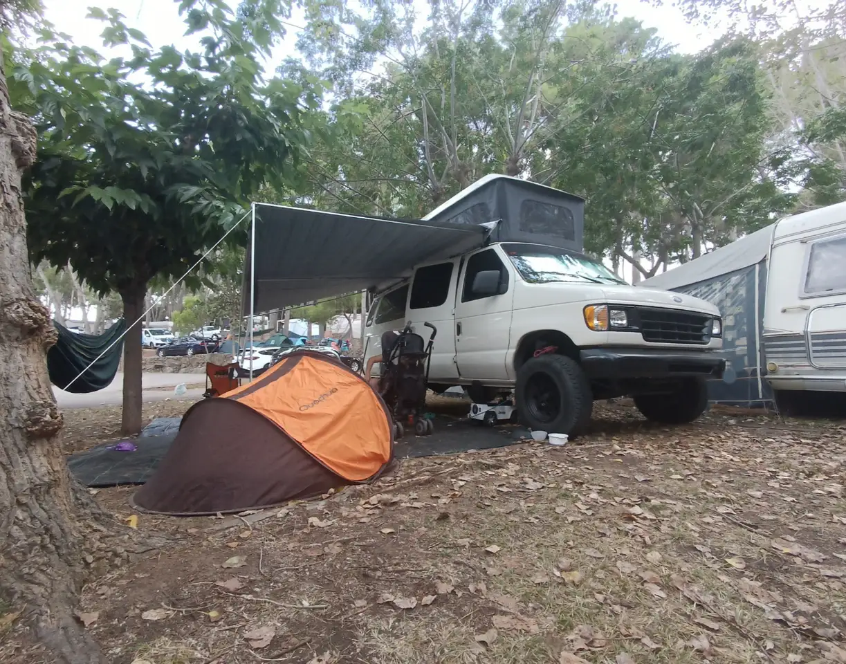 Ford Econoline e250 camper, foto 3