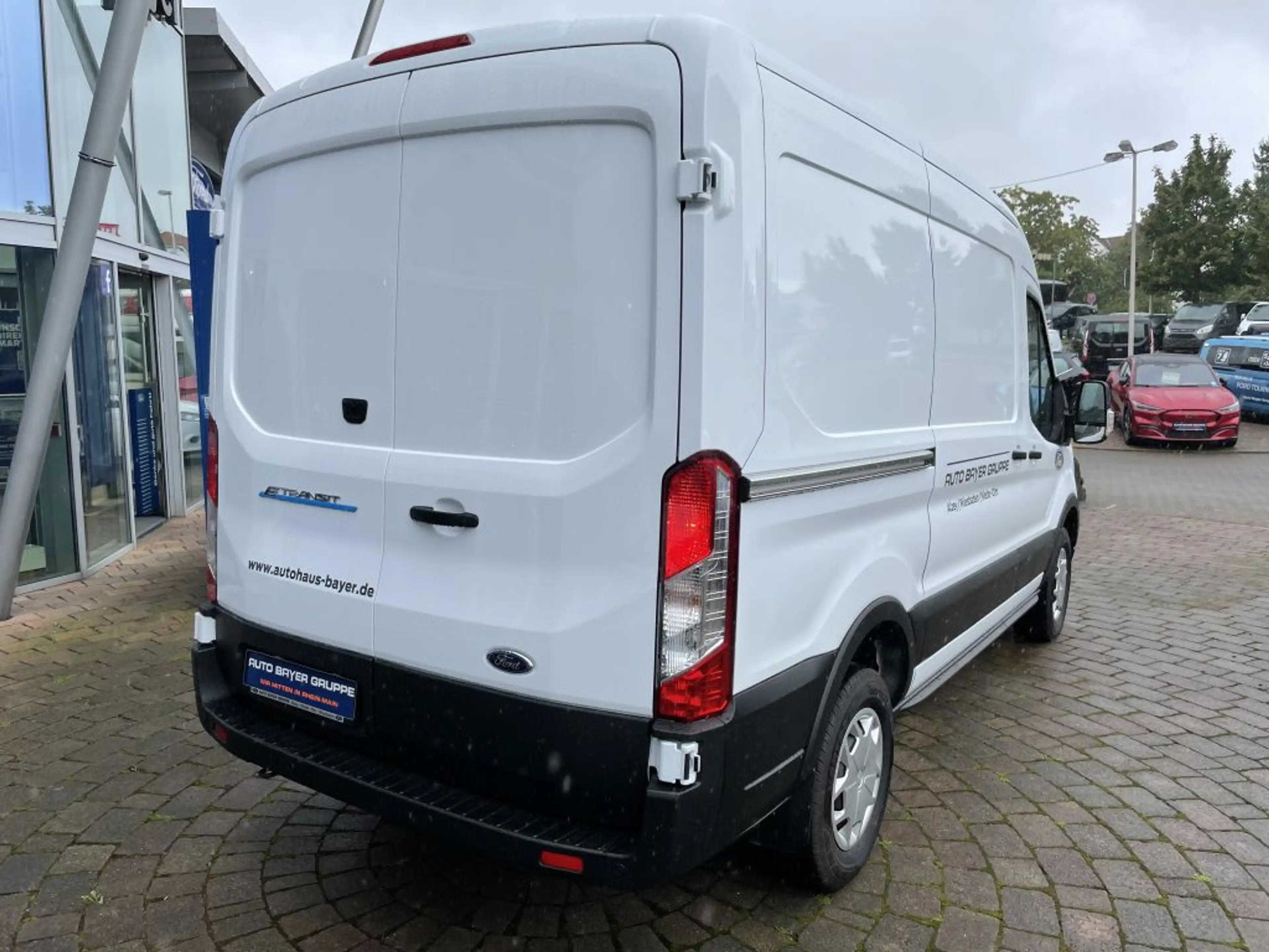 Ford Transit e-Transit 390 L2H2 Lkw HA Trend — photo 3