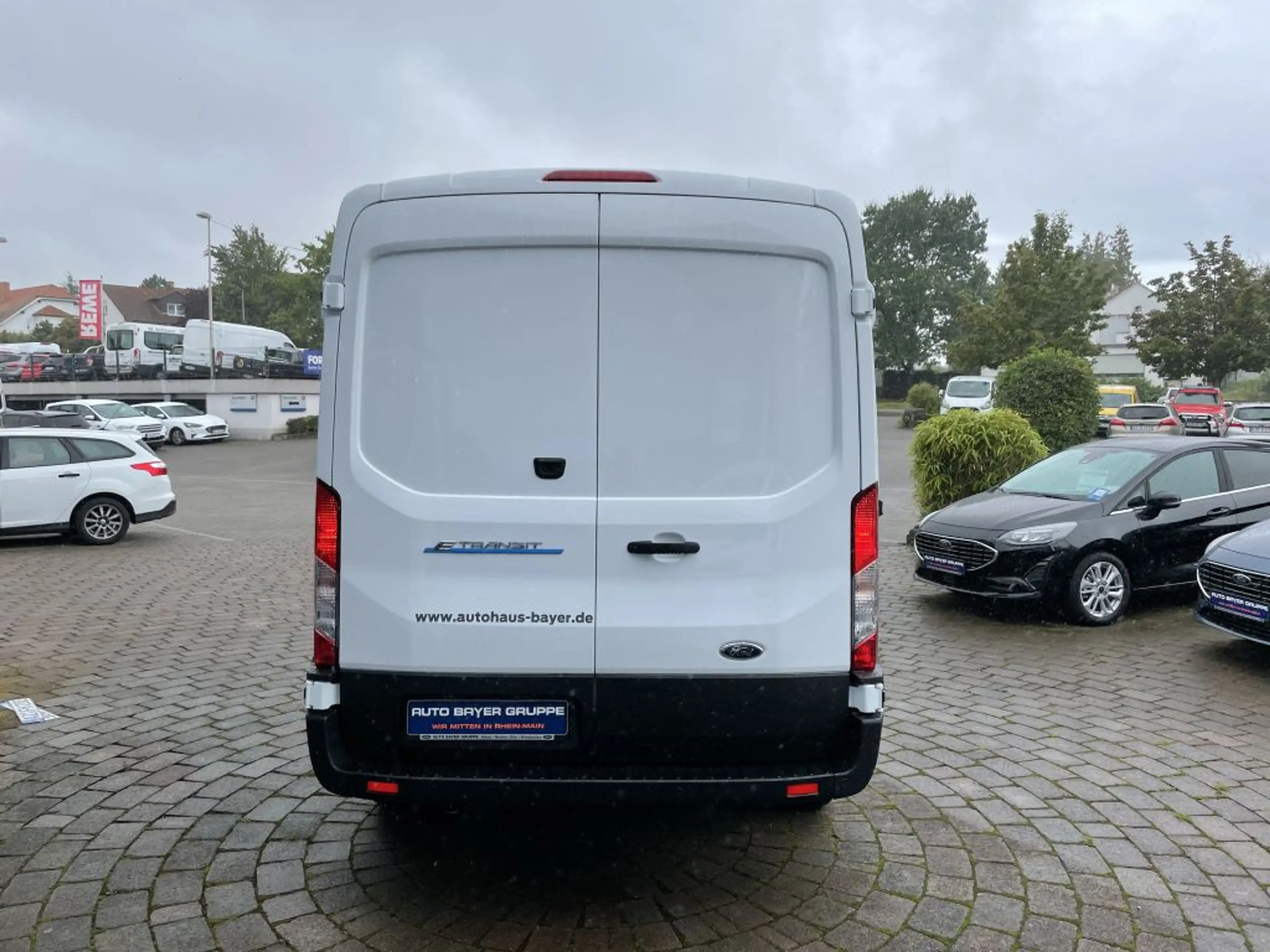 Ford Transit e-Transit 390 L2H2 Lkw HA Trend — photo 4