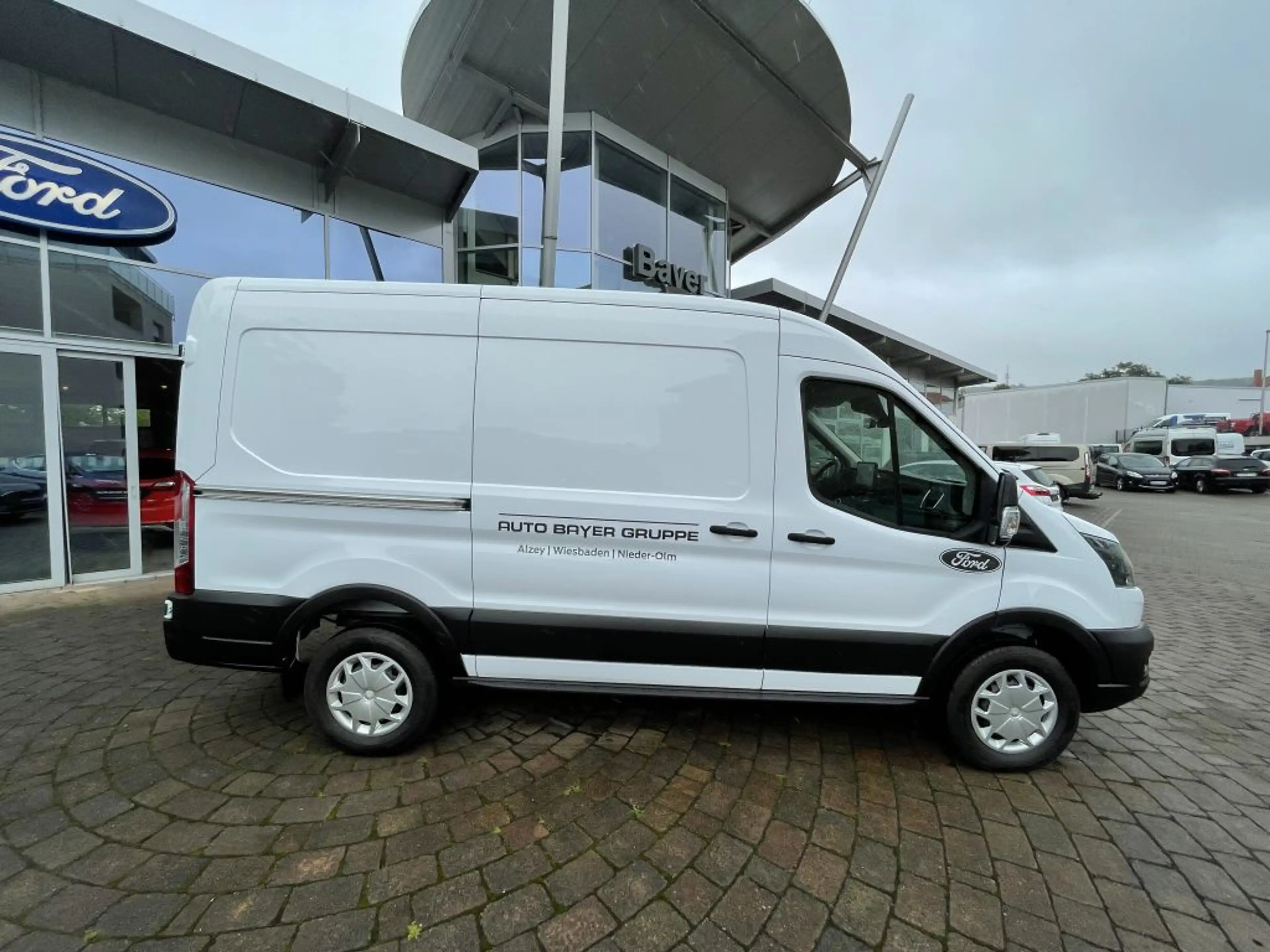Ford Transit e-Transit 390 L2H2 Lkw HA Trend — photo 2