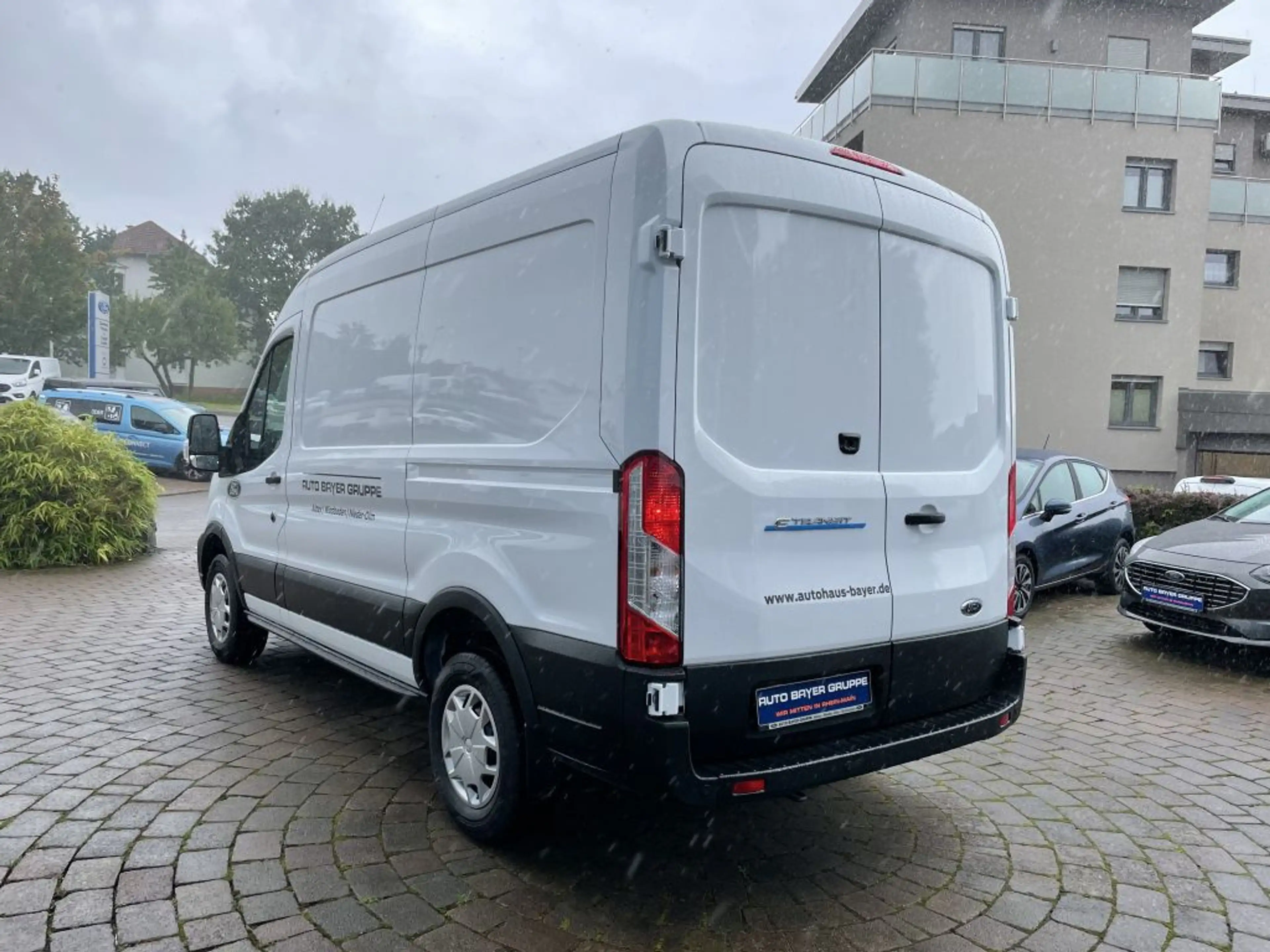 Ford Transit e-Transit 390 L2H2 Lkw HA Trend — photo 6