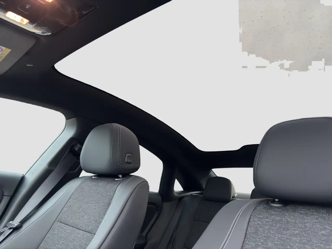 Mercedes-Benz CLA 180 Panodach*KeyGo*Lenkradheiz.*LED 16