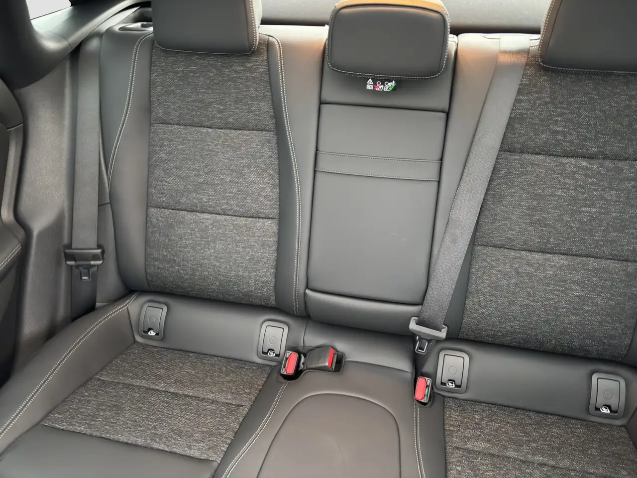 Mercedes-Benz CLA 180 Panodach*KeyGo*Lenkradheiz.*LED 17