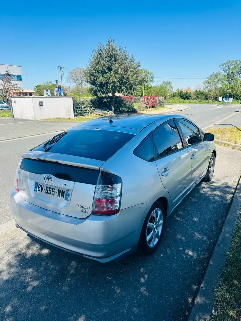 Toyota Prius 110h Linéa Sol Pack MC - 2