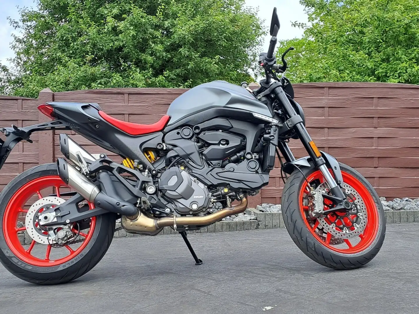 Ducati Monster 937 Сірий - 1