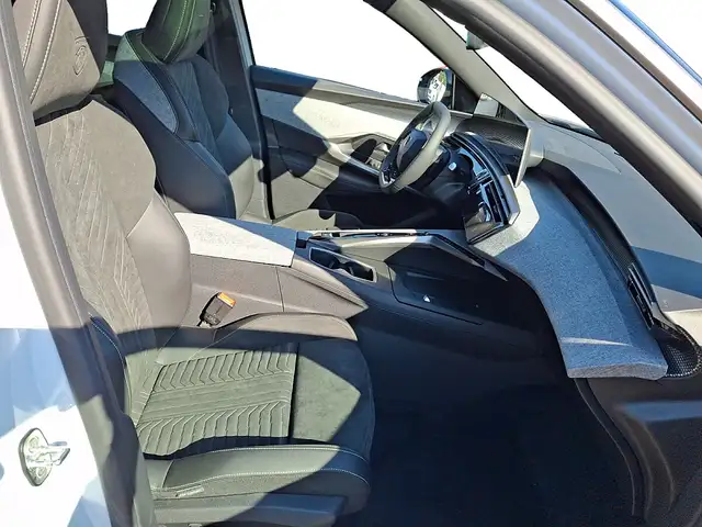 Peugeot 5008 PHEV 195 e-DCS7 Aut. Ansicht 15