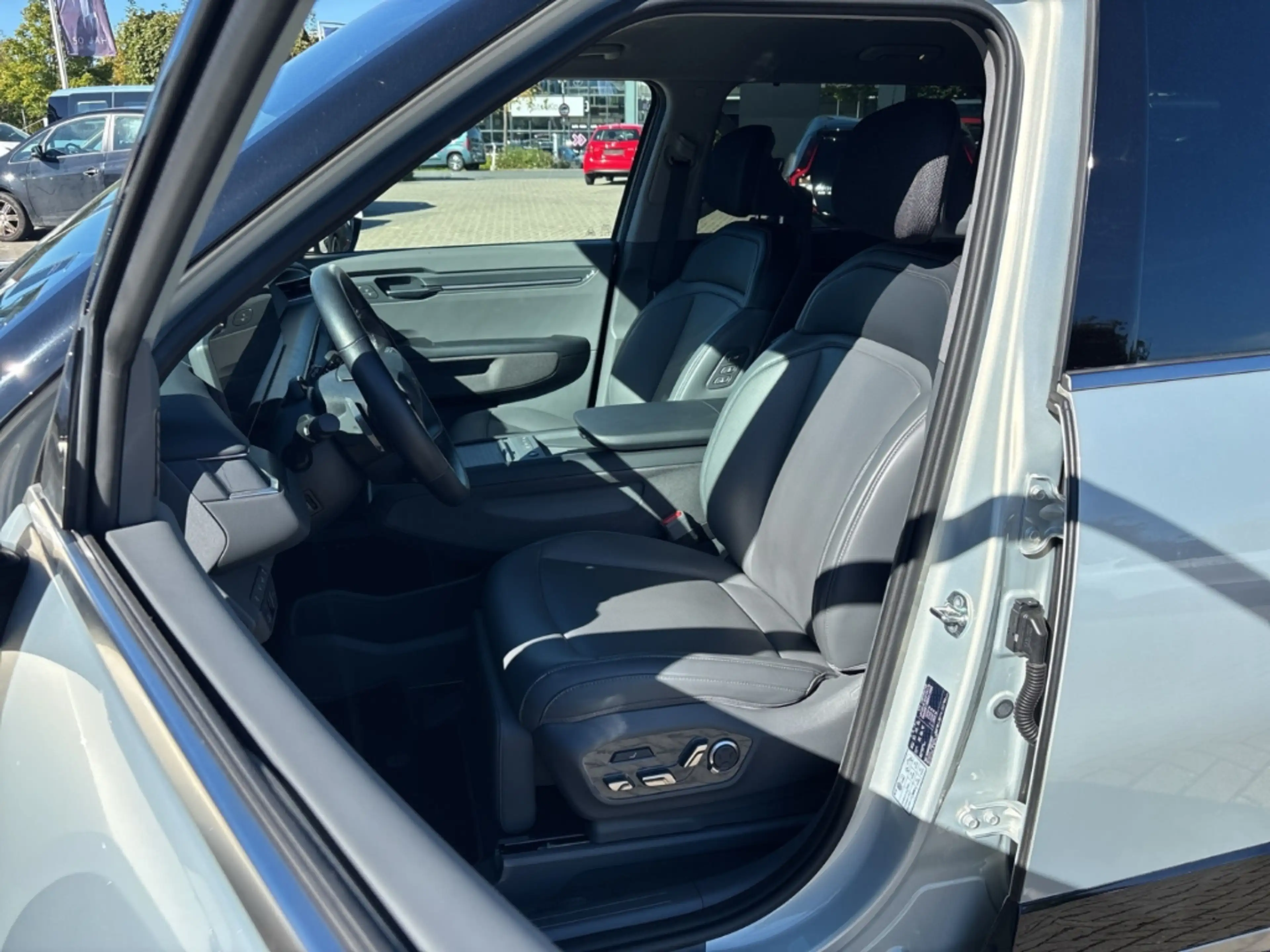Kia EV9 4WD HUD Niveau Navi Digitales Cockpit Memory Sitze — photo 8