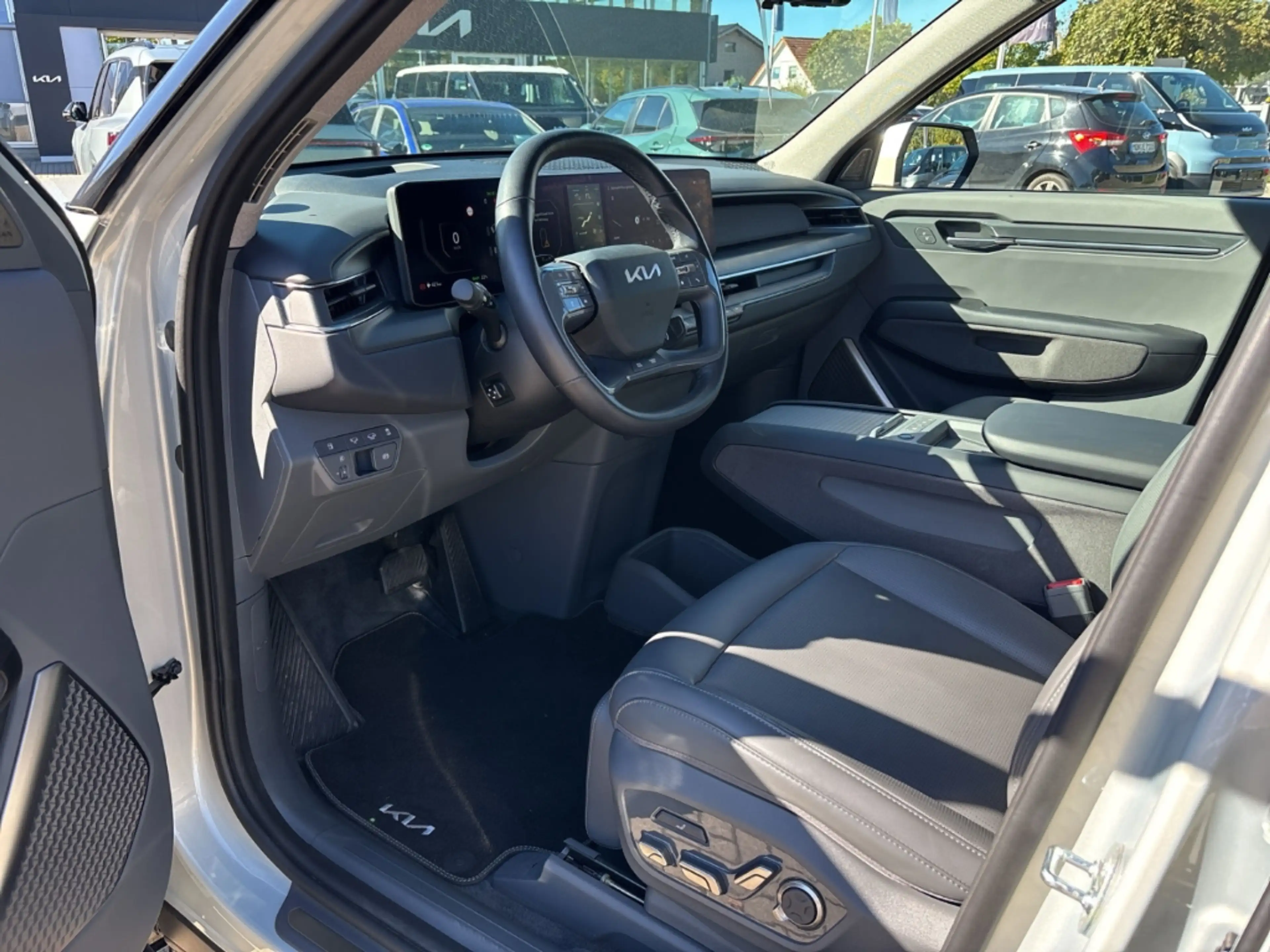 Kia EV9 4WD HUD Niveau Navi Digitales Cockpit Memory Sitze — photo 9