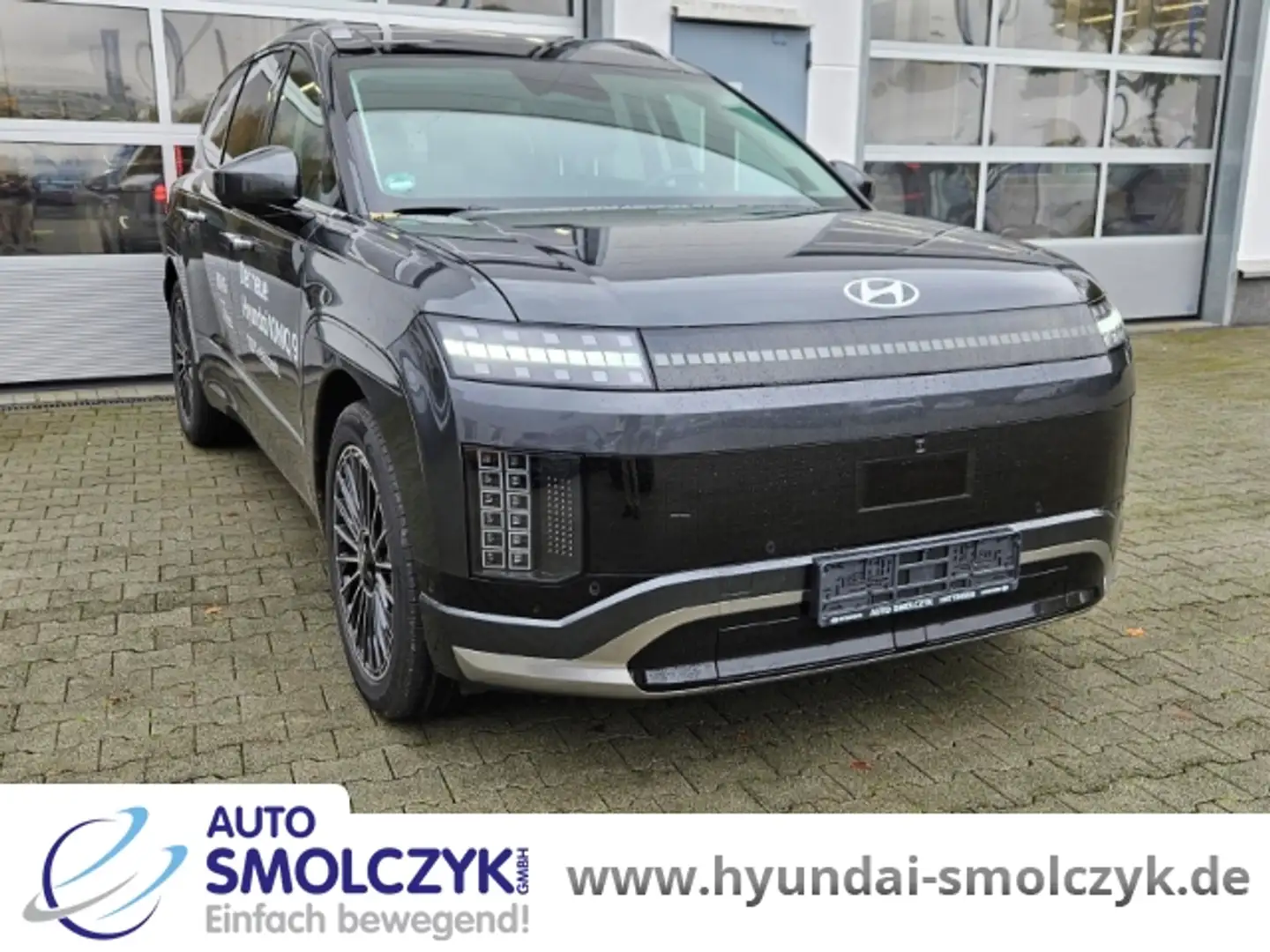 Hyundai IONIQ 9 UNIQ 226 kW 4WD RELAXPAKET+PANORAMADACH Šedá - 2