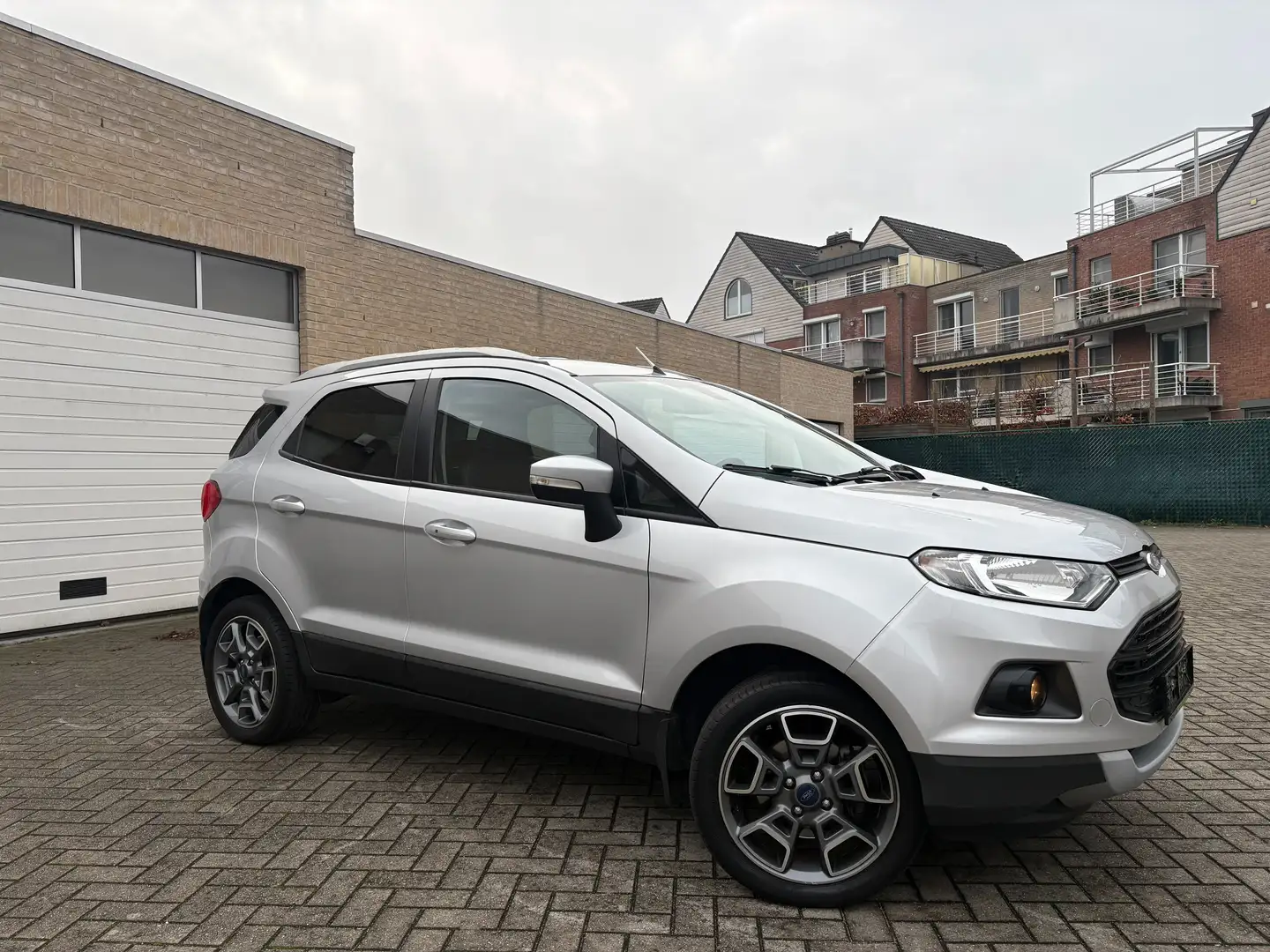 Ford EcoSport ECOSPORT 1.5 Ti-VCT Aut. / 12 Maanden Garantie Gris - 1