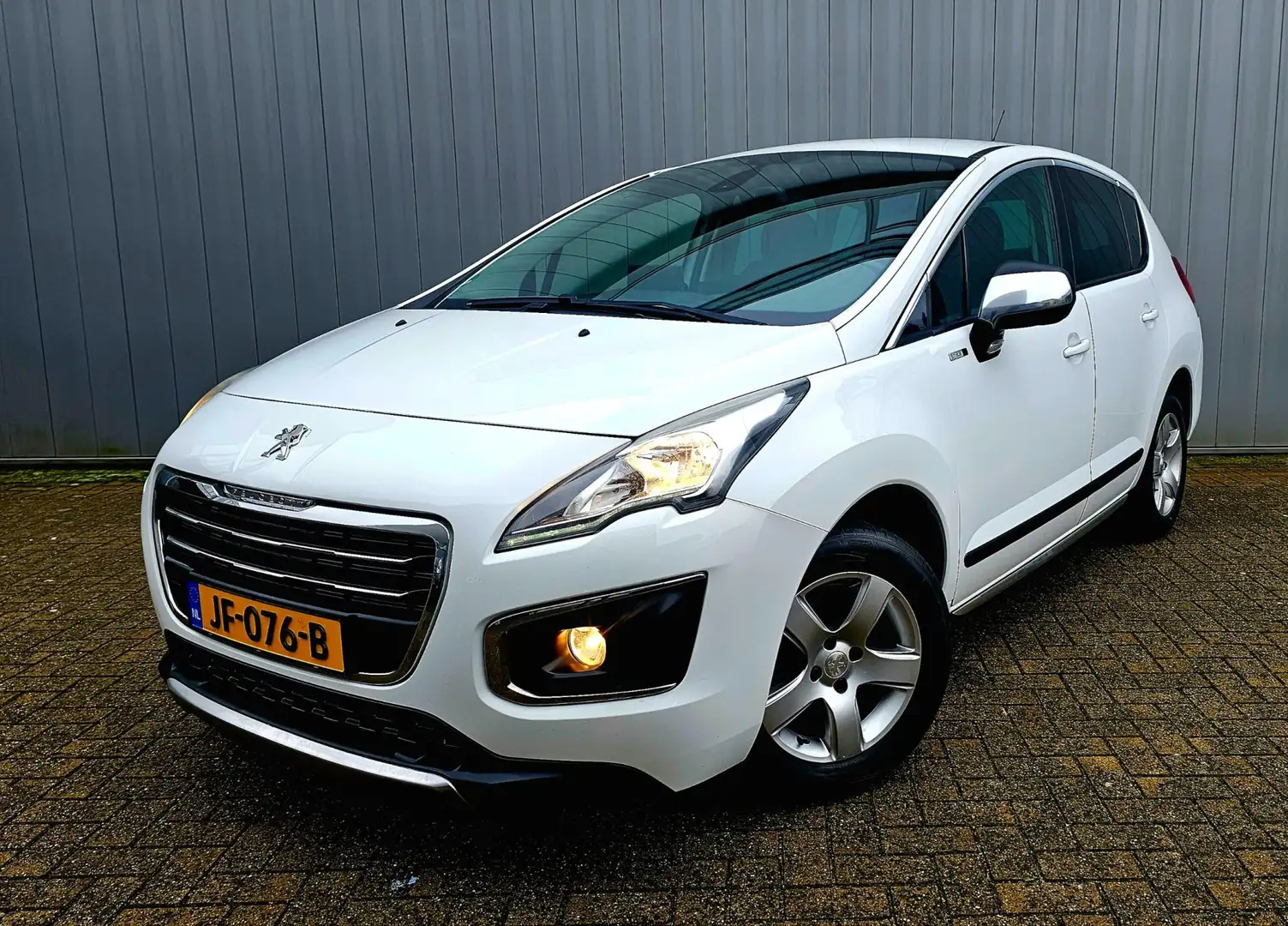 Peugeot 3008 1.2 PureTech Style. Clima ,Navi,NAP !! Wit - 2
