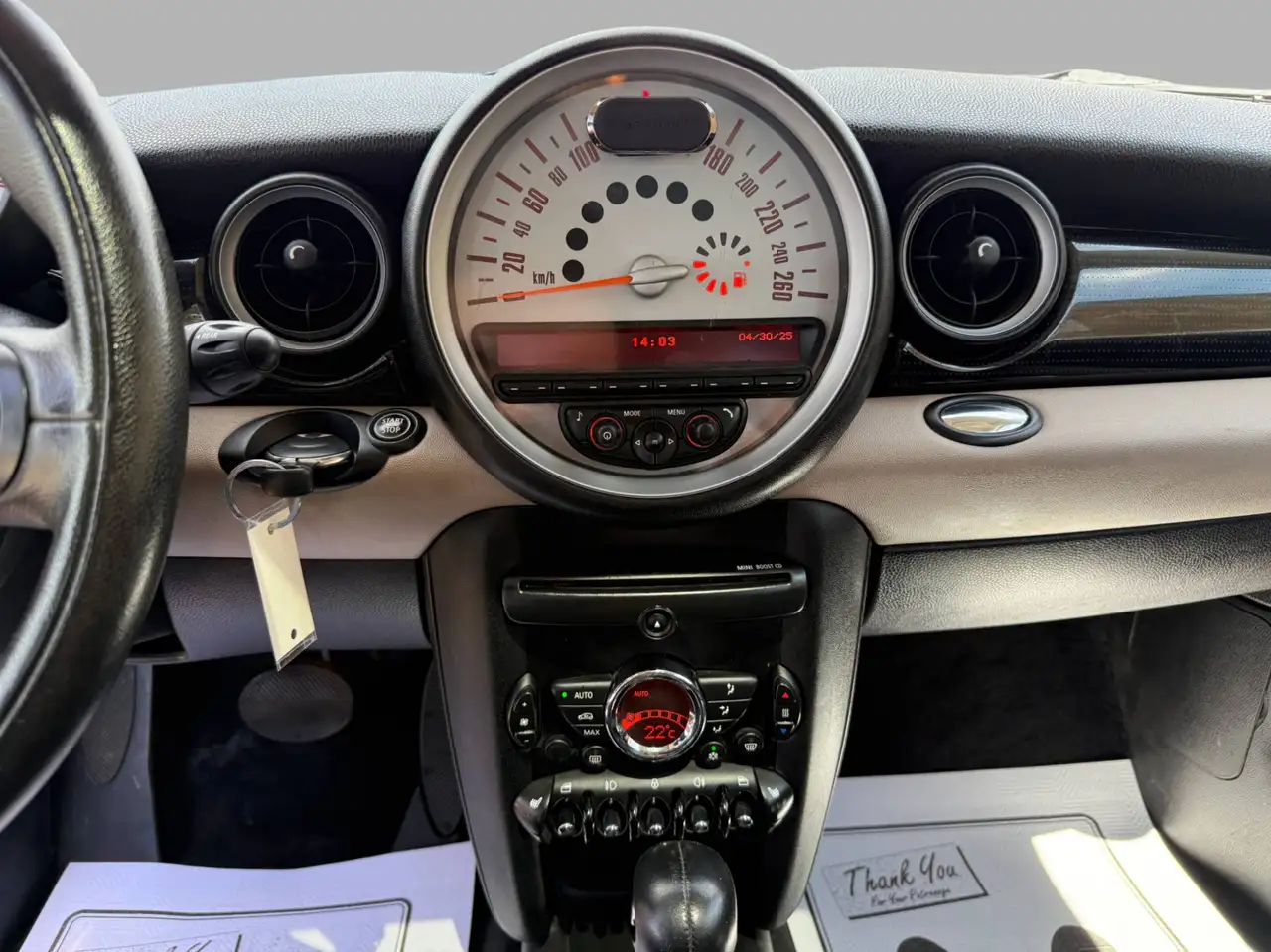 MINI Cooper Hardtop снимка MINI Cooper Hardtop