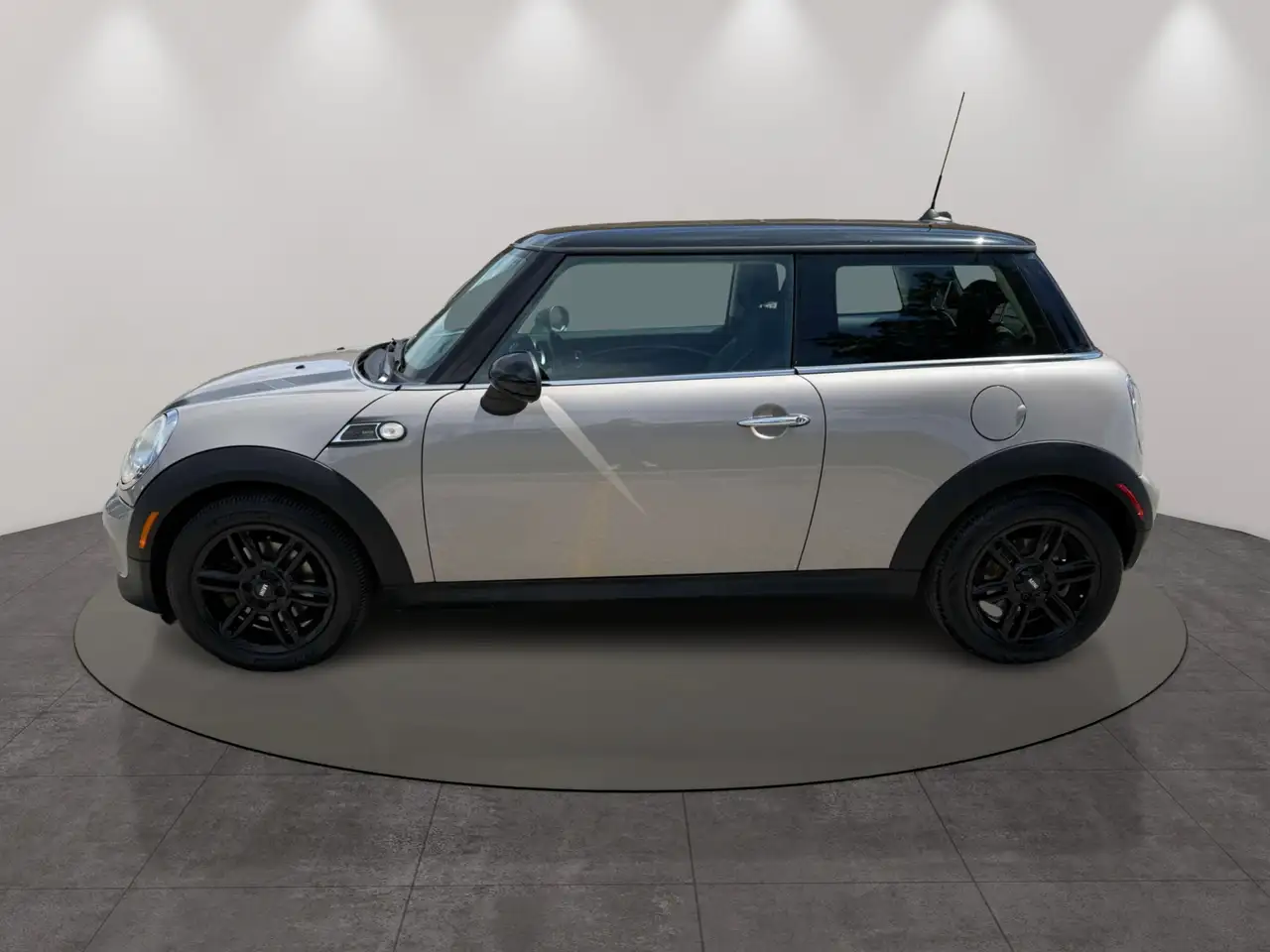 MINI Cooper Hardtop снимка MINI Cooper Hardtop