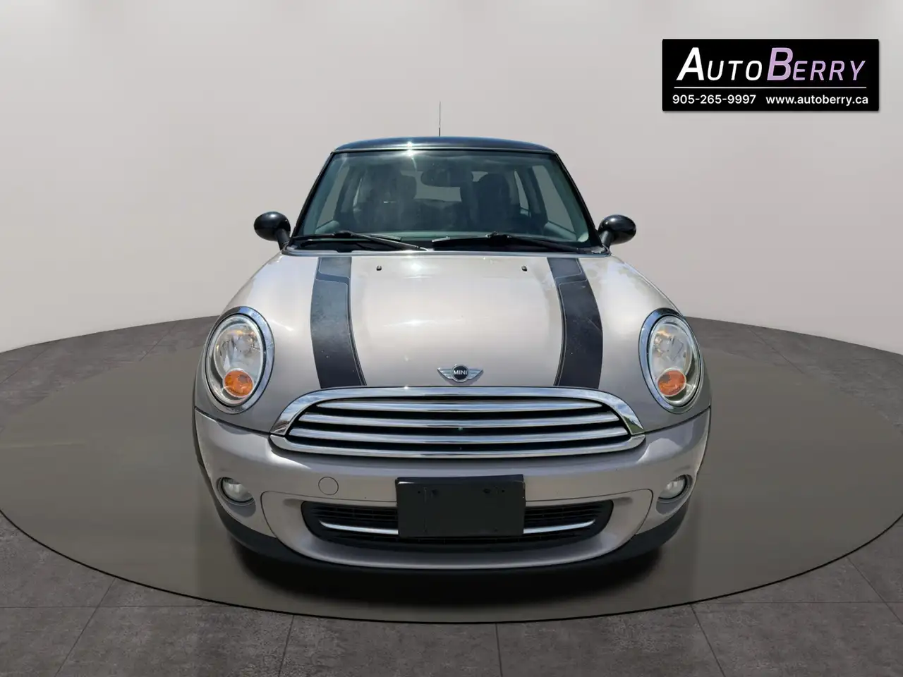 MINI Cooper Hardtop снимка MINI Cooper Hardtop