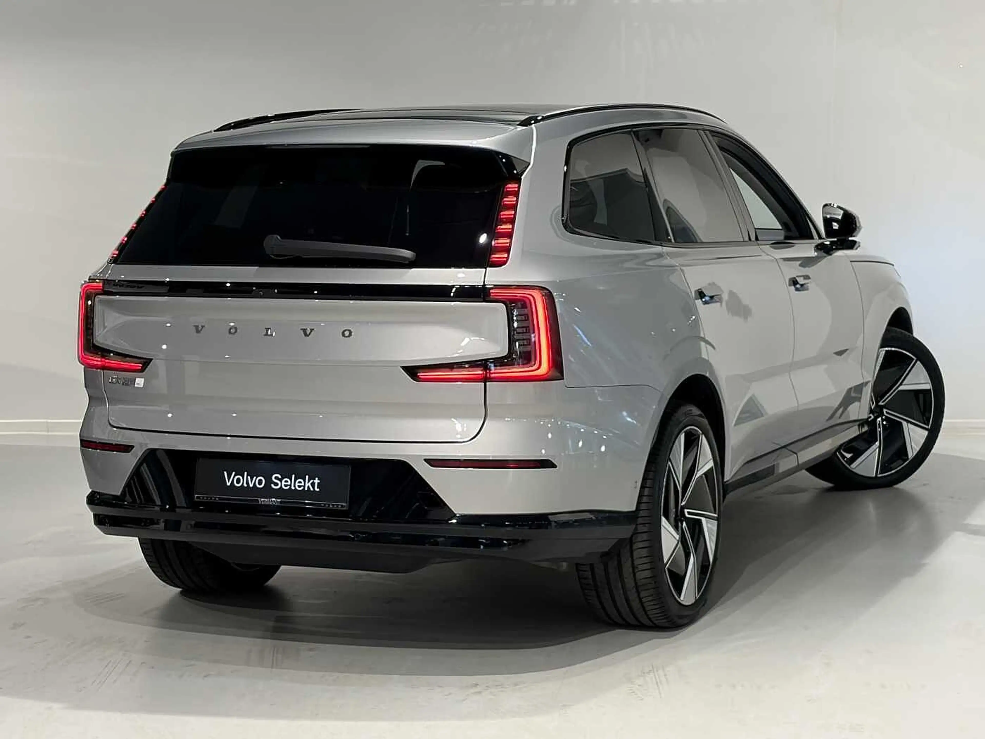 Volvo EX90 Ultra Twin Motor Perform 6 PLAATSEN — photo 2