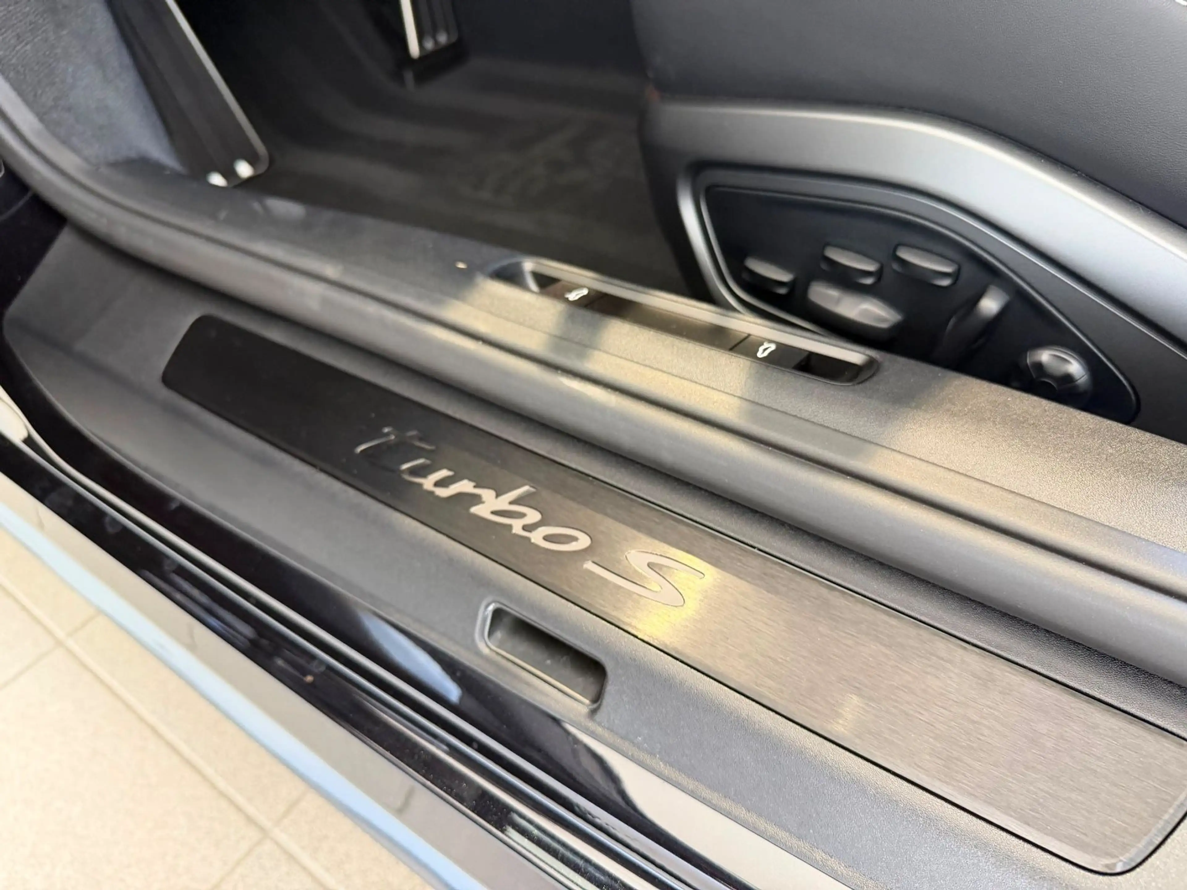 Porsche 992 911 992.2 Turbo S Cab/Sportdesign/Lift/Burmeiste — photo 12