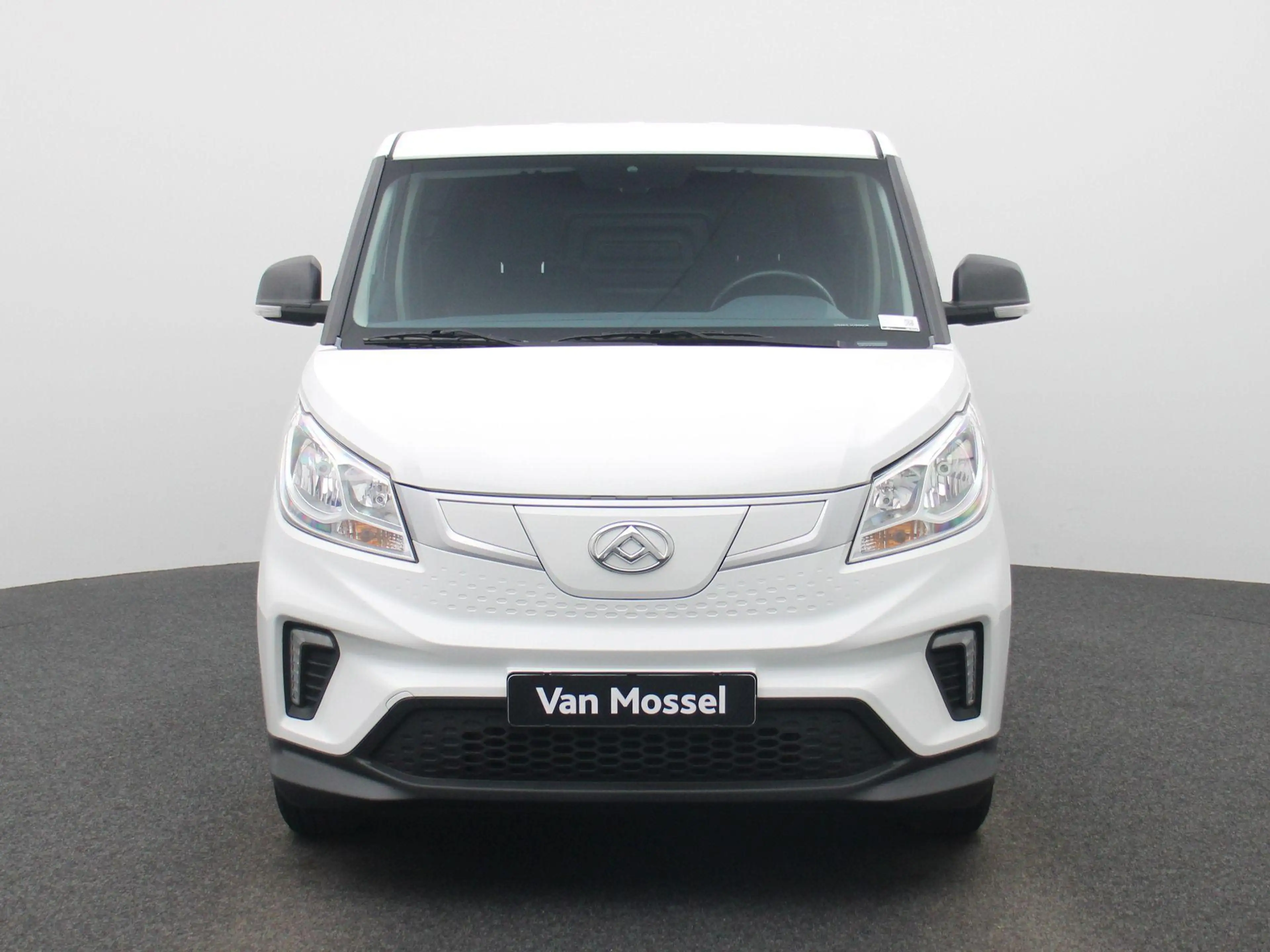 Maxus eDeliver 3 50 kWh LWB — photo 3
