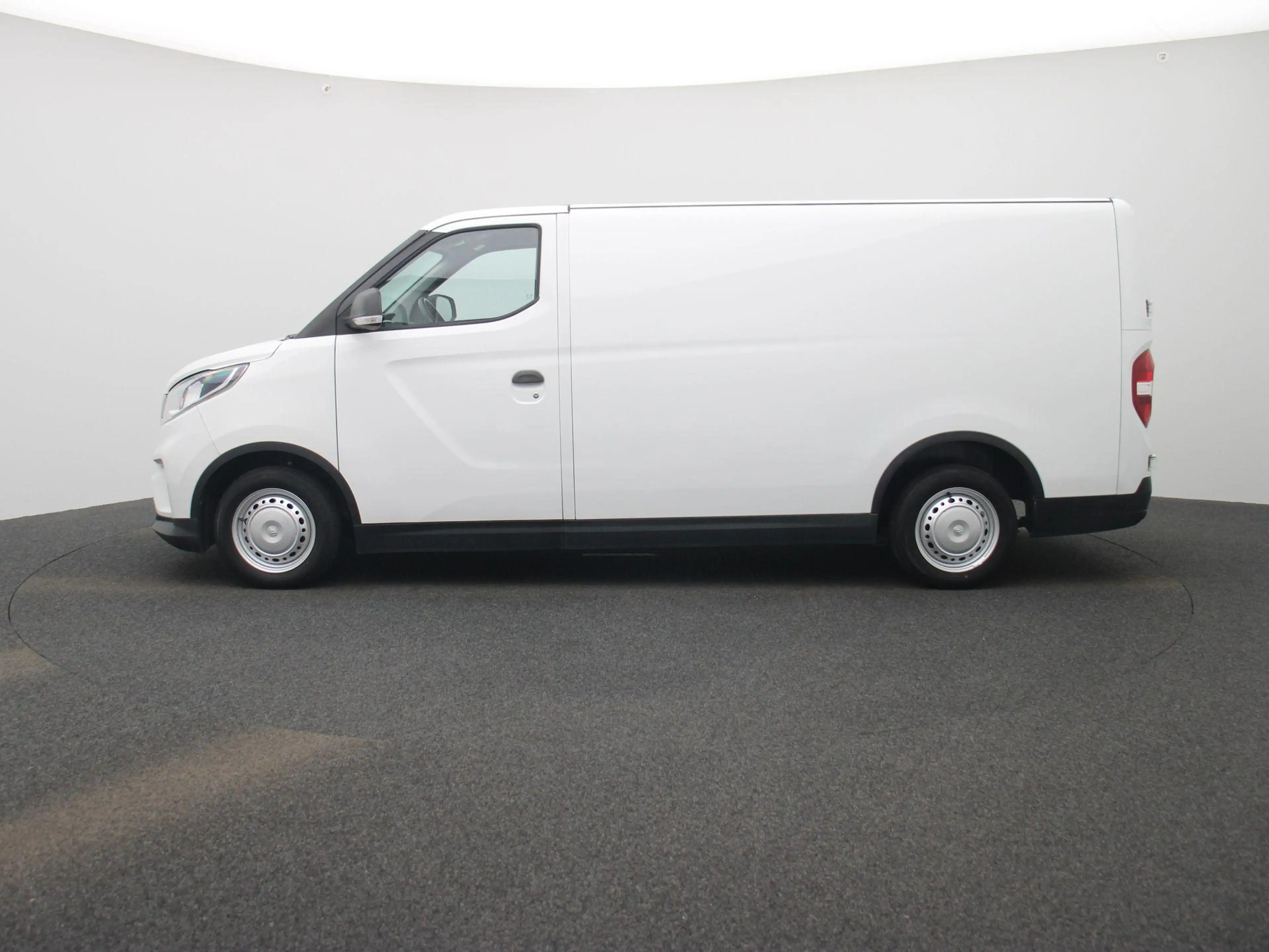 Maxus eDeliver 3 50 kWh LWB — photo 4