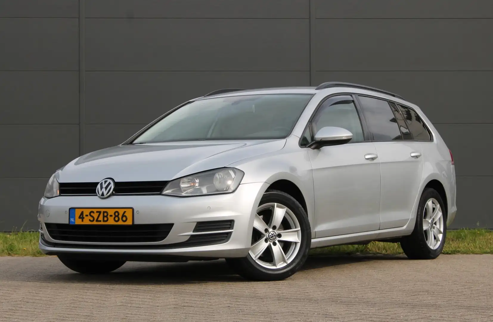 Volkswagen Golf Variant 1.6 TDI Trendline Trekhaak Navi Euro6 !!NIEUWBINNE Grijs - 2