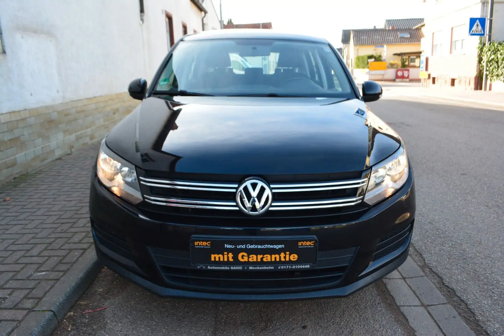 Volkswagen Tiguan 1.4 TSI Trend & Fun BMT Schwarz - 2