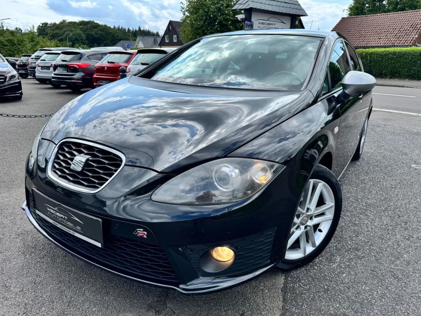 SEAT Leon FR*Bi-XENON*NAVI*SZHZ* Schwarz - 1