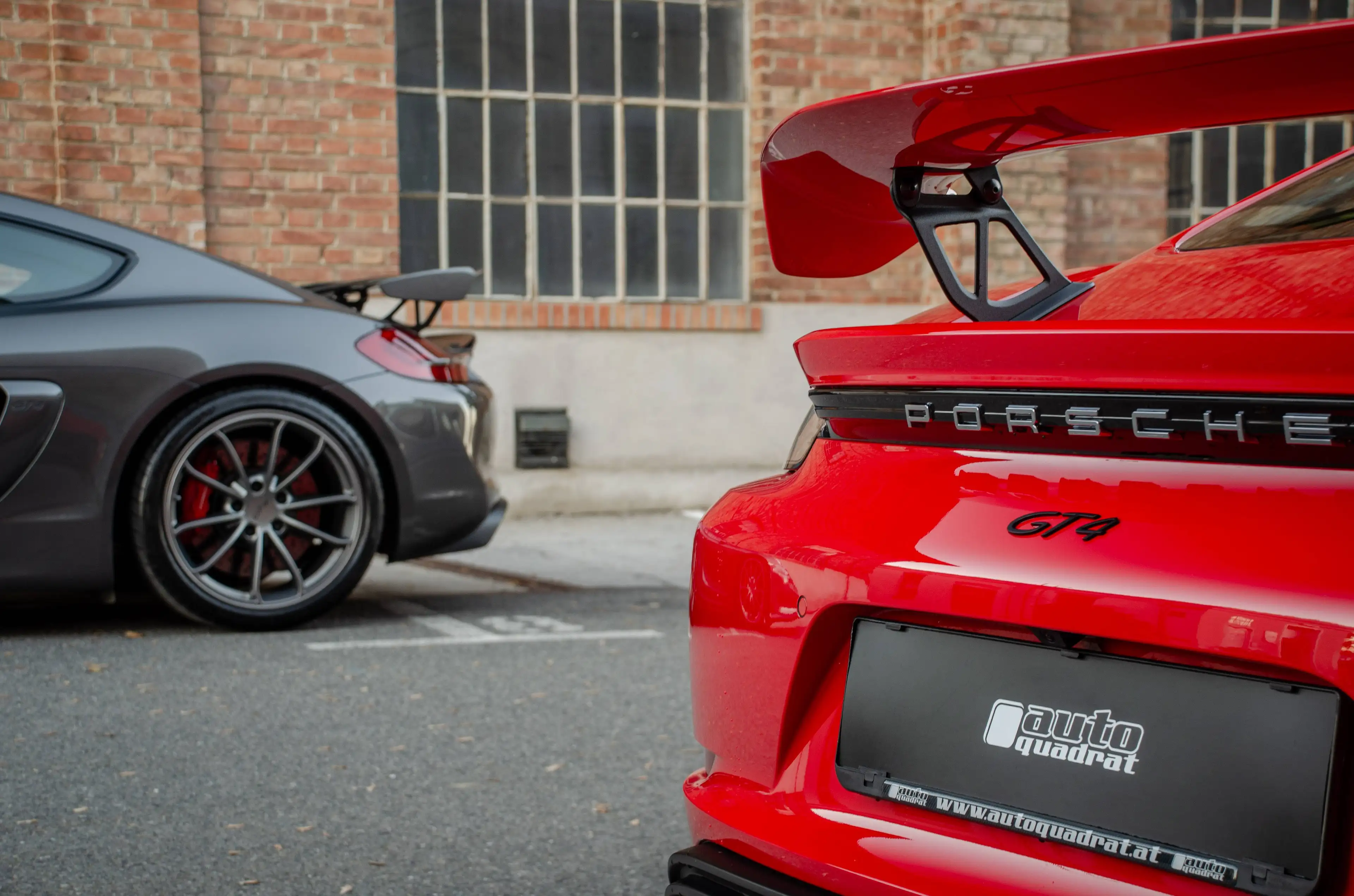 Porsche Cayman GT4 Handschalter in indischrot mit Approved — photo 7