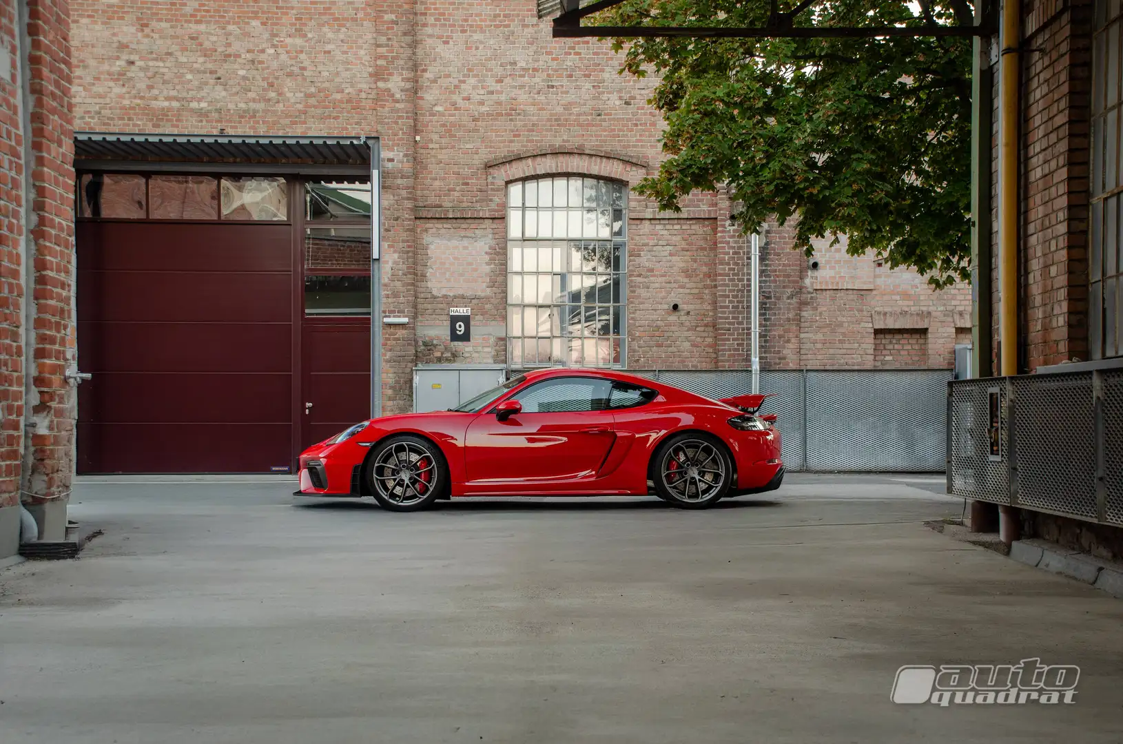 Porsche Cayman GT4 Handschalter in indischrot mit Approved Rot - 1