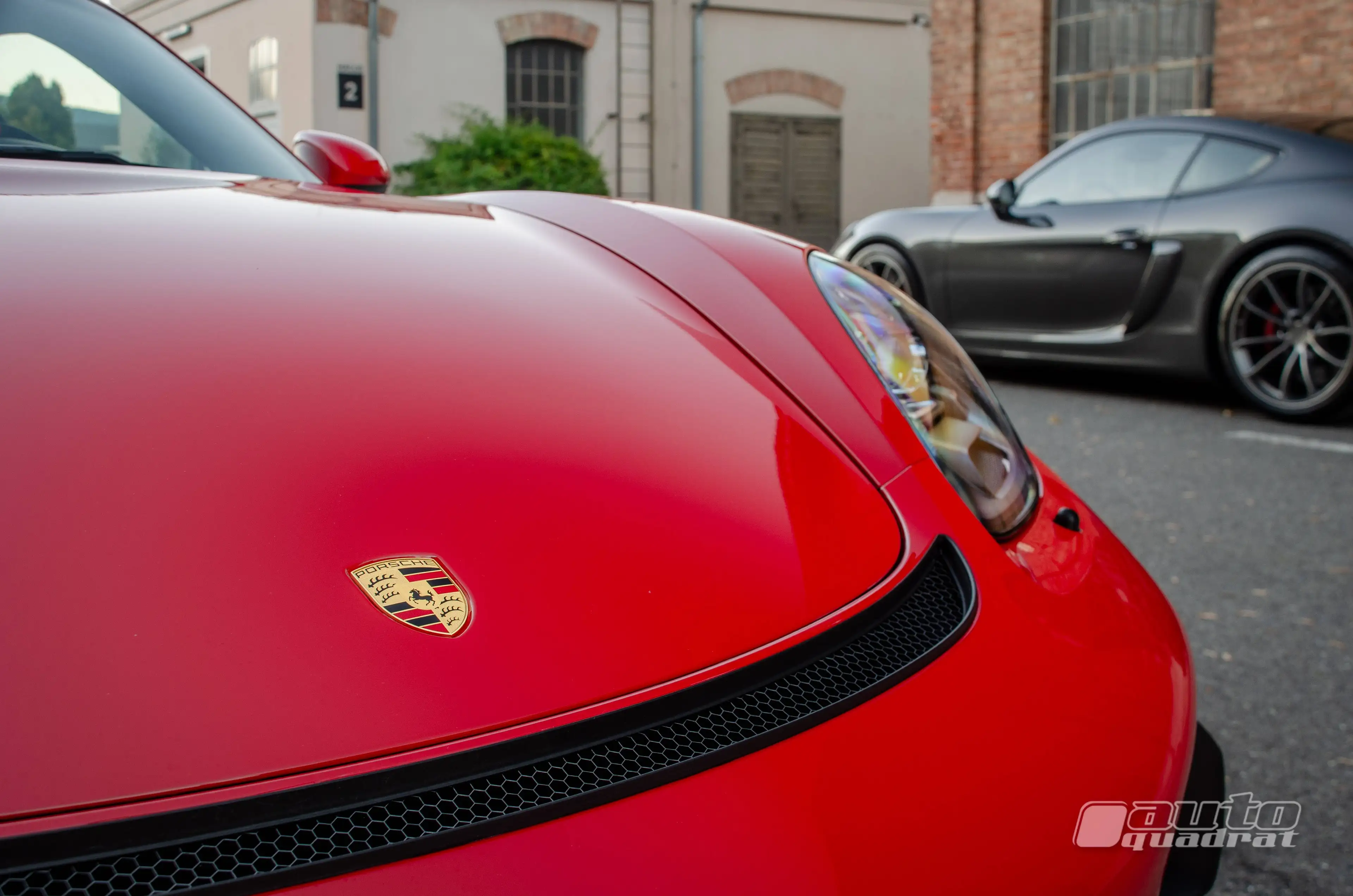 Porsche Cayman GT4 Handschalter in indischrot mit Approved — photo 11