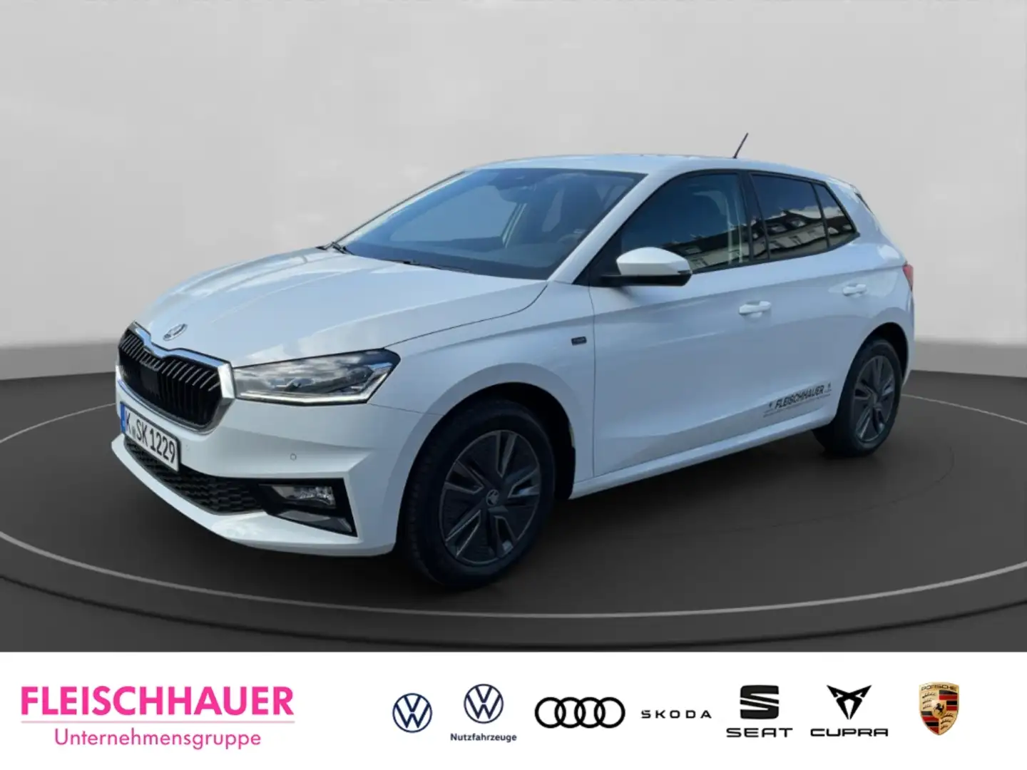 Skoda Fabia Tour 1.0 TSI LED Apple CarPlay Android Auto Mehrzo Weiß - 1
