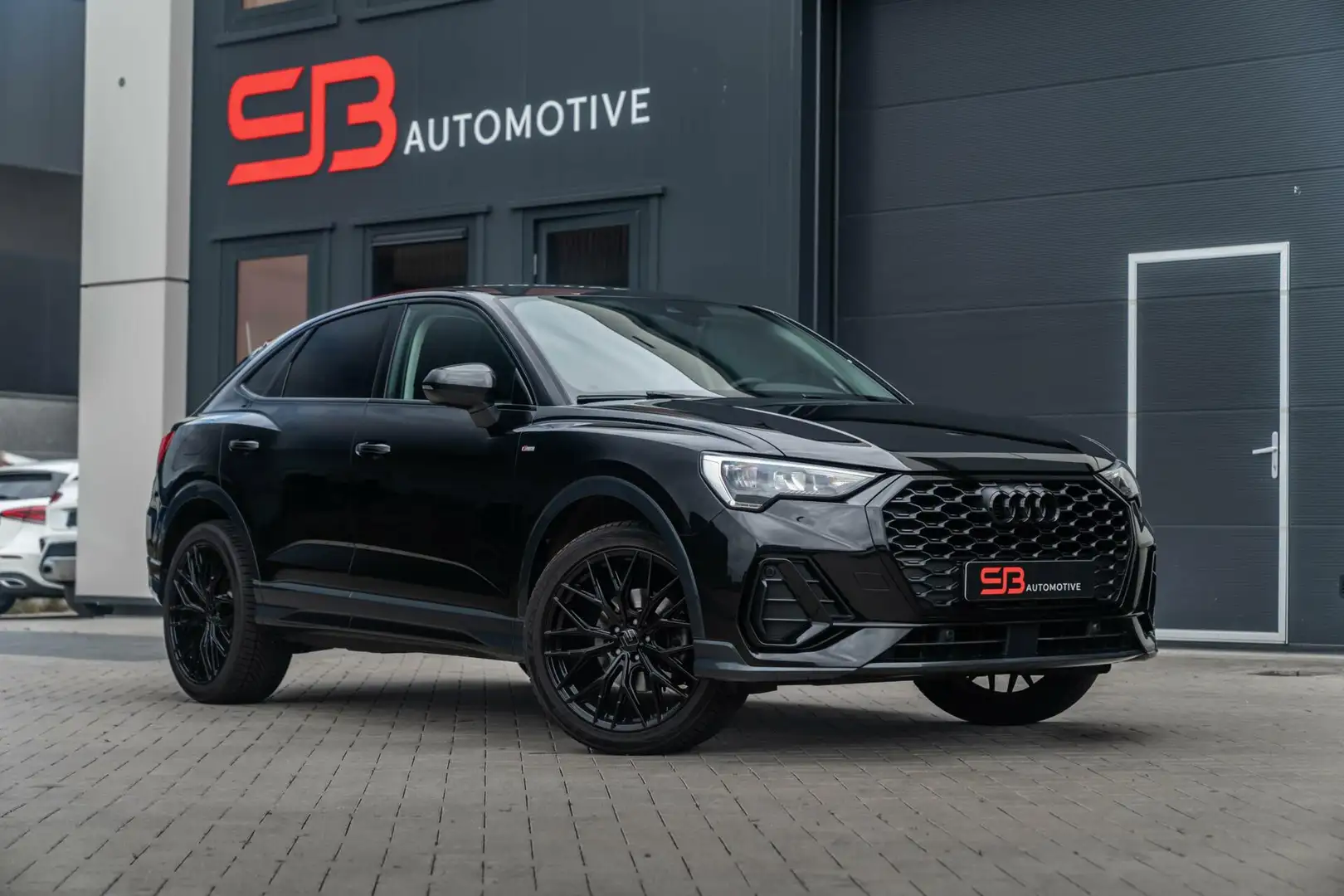 Audi Q3 Sportback 35 TFSI S Line Stoelverwarming|Camera|Le Zwart - 1