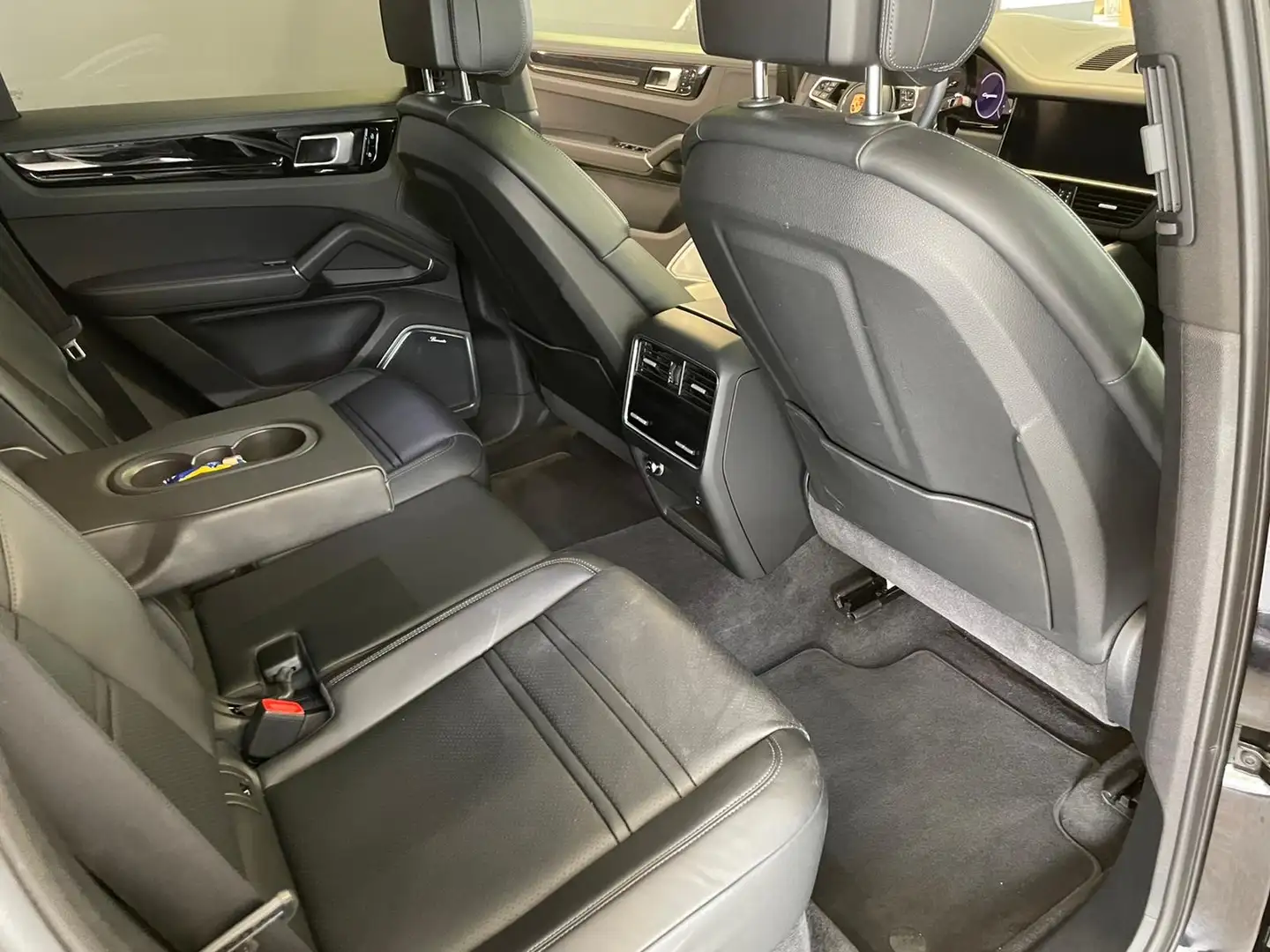 Porsche Cayenne III E-Hybrid PHEV 17,9 kWh Aut. - 1