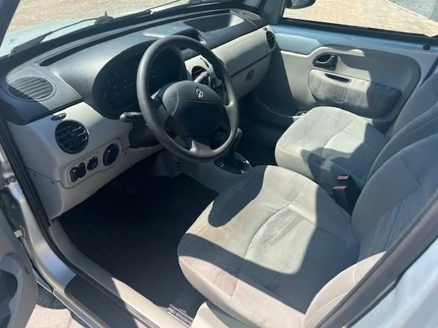 Renault Kangoo 1.6-16V Privilège AUTOMAAT Gris - 2