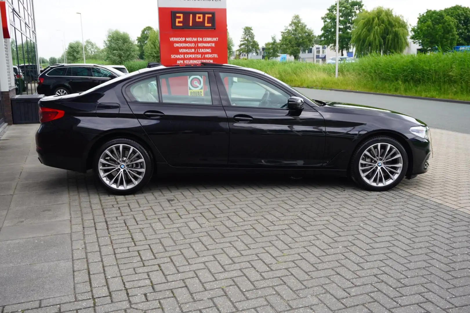 BMW 540 5-serie 540i High Executive Edition / HUD / PANO / Чорний - 2