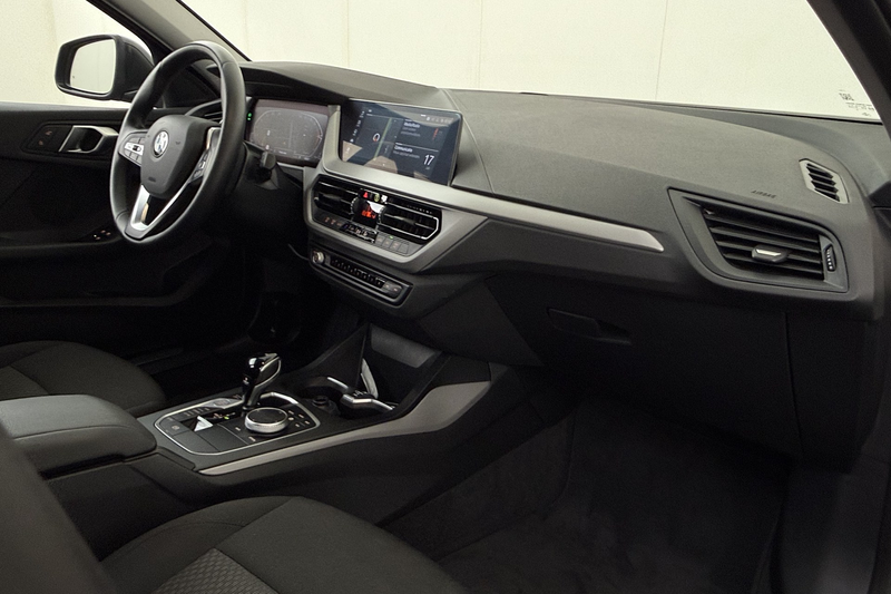 BMW 118 iA + GPS + CARPLAY + CAMERA + PDC + CRUISE(ACC) + — photo 11