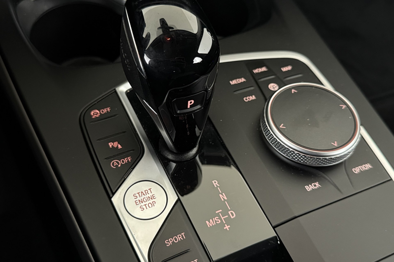 BMW 118 iA + GPS + CARPLAY + CAMERA + PDC + CRUISE(ACC) + — photo 12