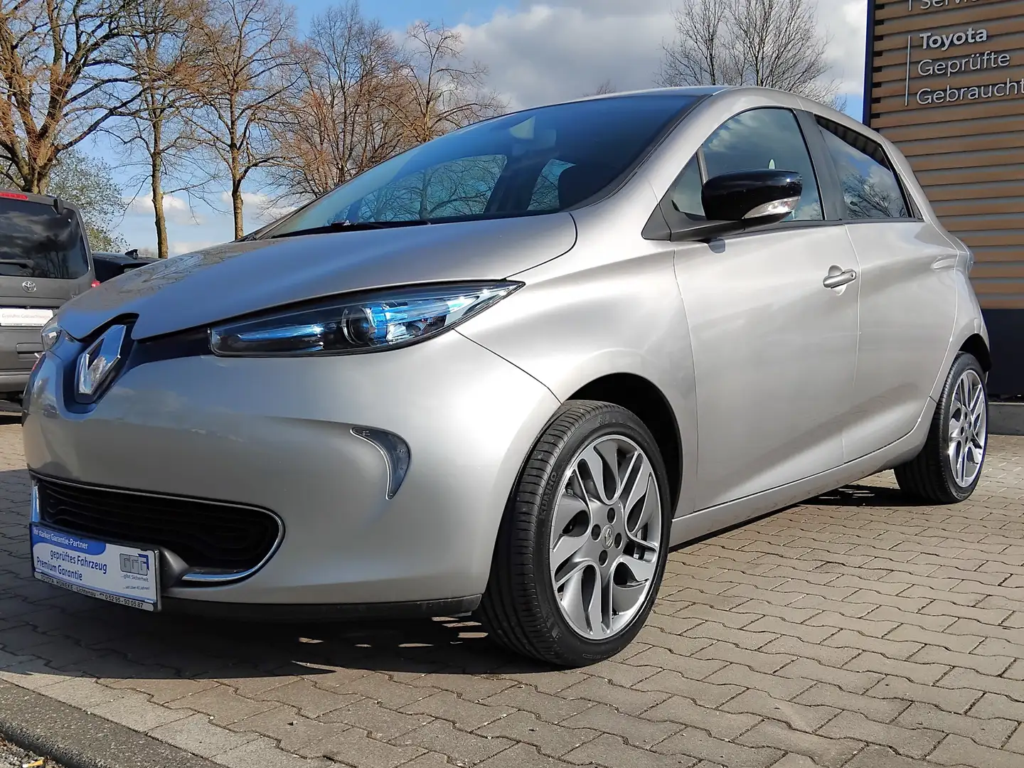 Renault ZOE Intens inkl. Batterie (89% Kapazität), Navi Šedá - 1