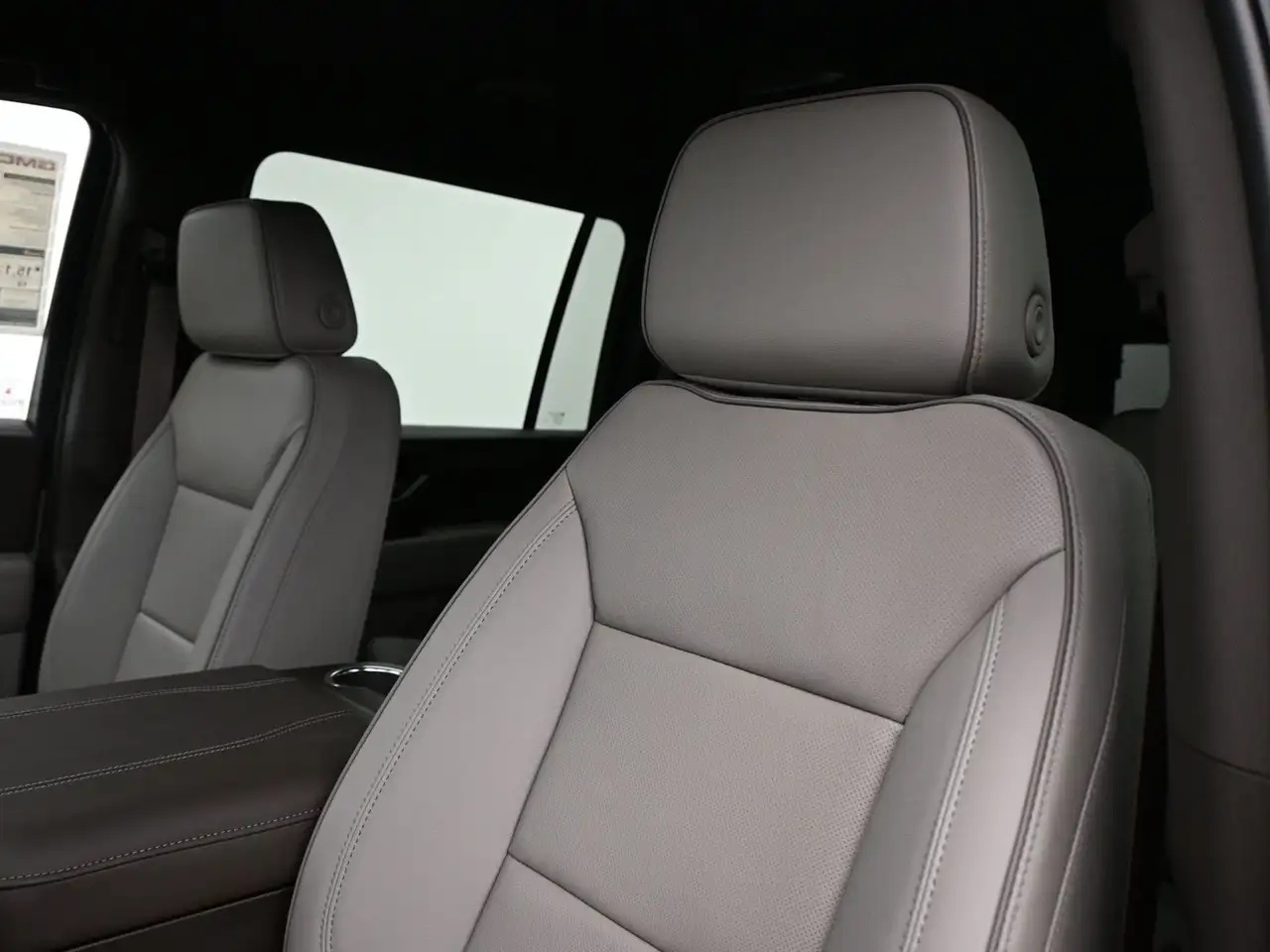 GMC Yukon снимка GMC Yukon