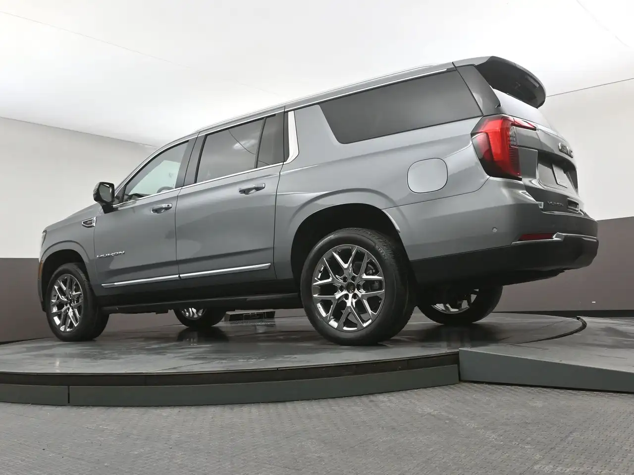 GMC Yukon снимка GMC Yukon