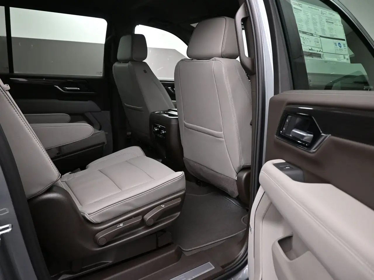 GMC Yukon снимка GMC Yukon