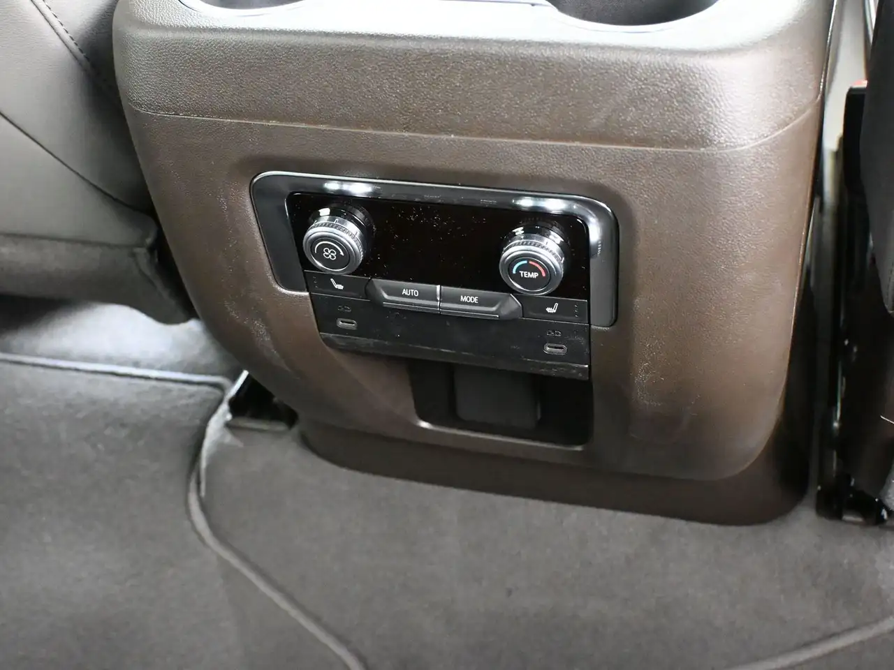 GMC Yukon снимка GMC Yukon