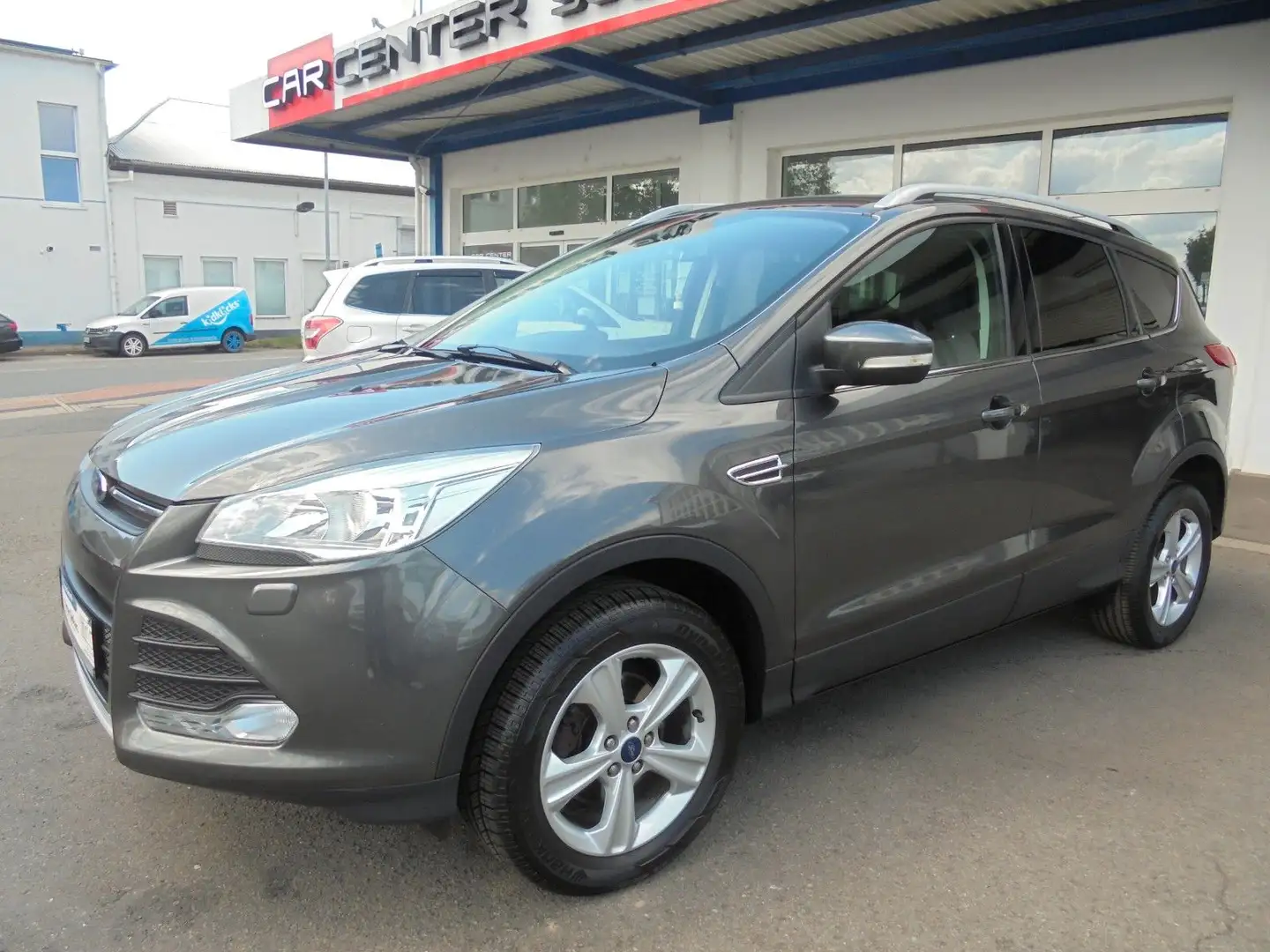 Ford Kuga Sync Edition Grau - 2