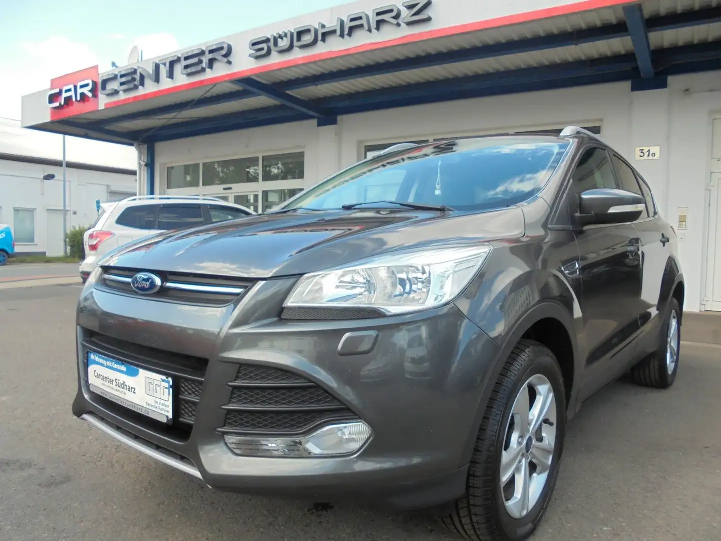 Ford Kuga Sync Edition Grau - 1
